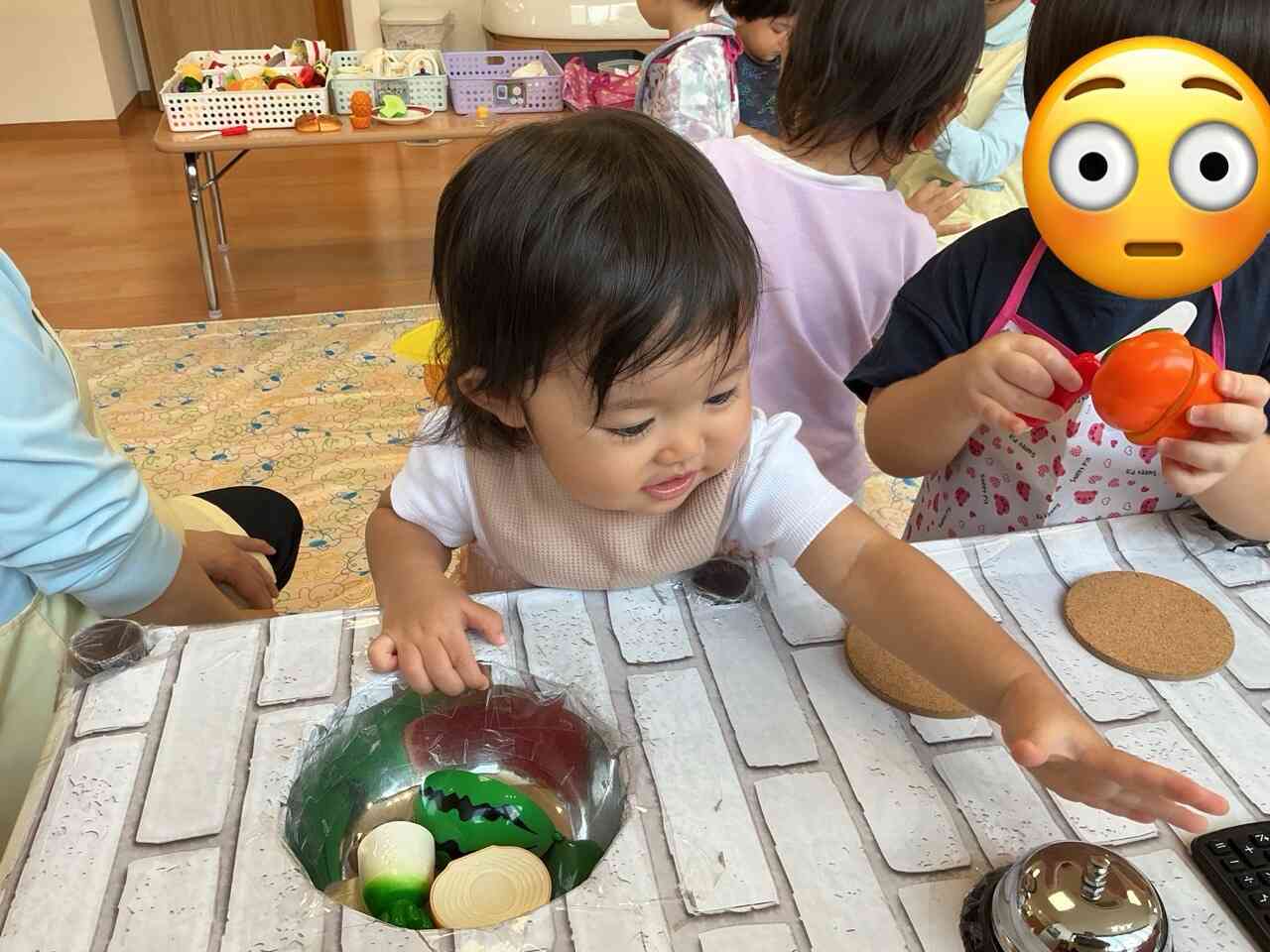今日はおままごと♪