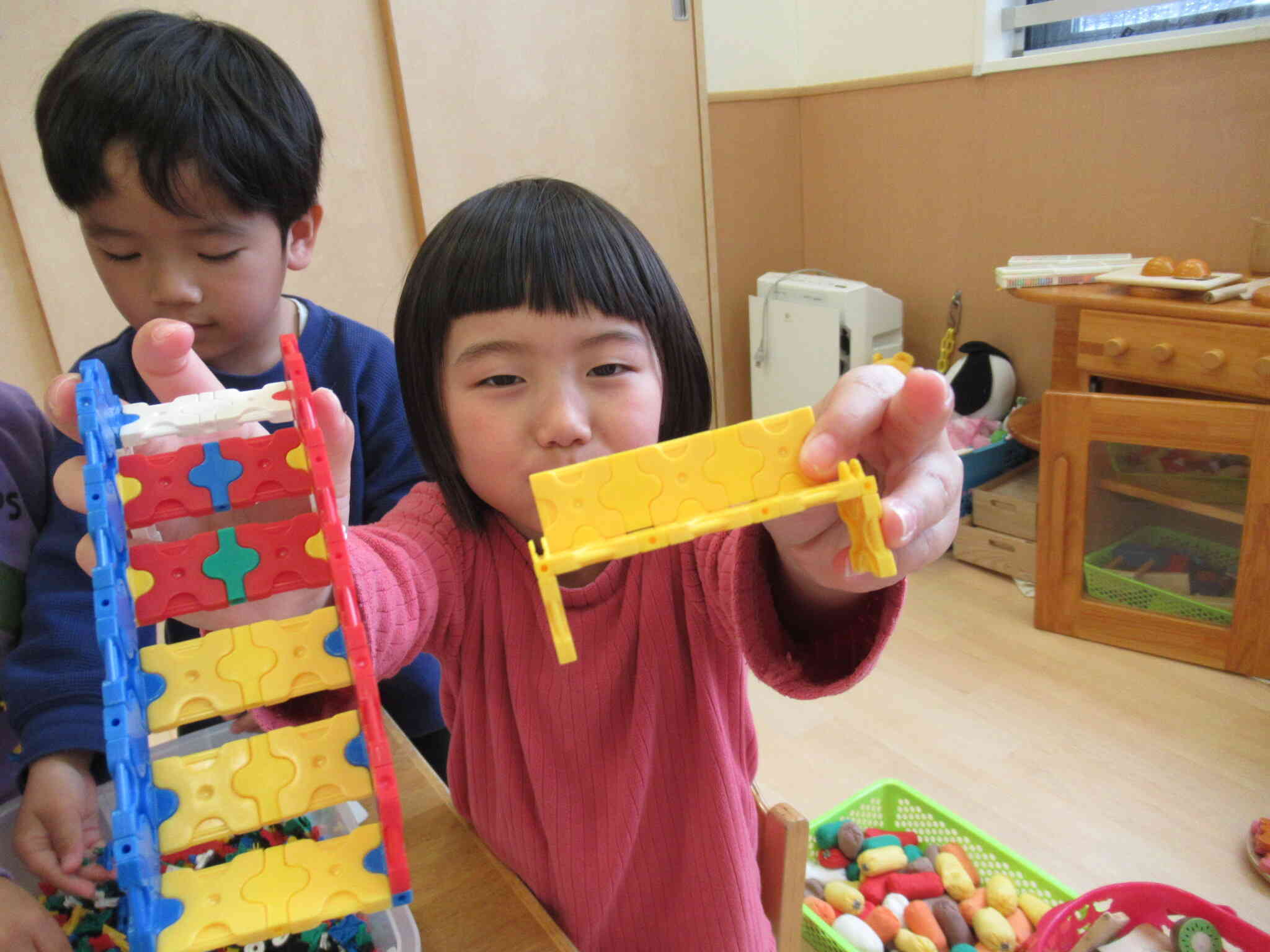 黄色のベンチが出来上がりました!