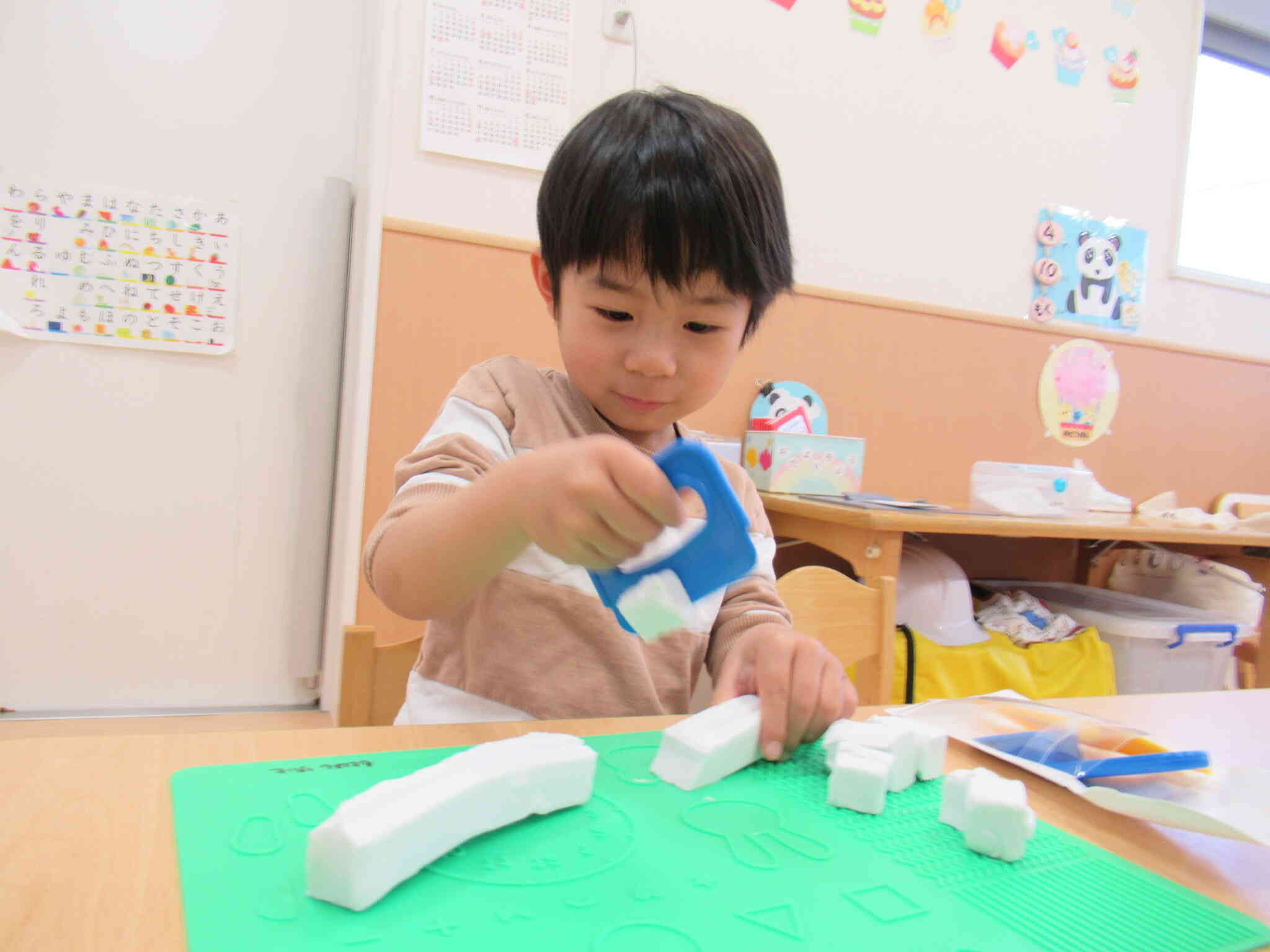 おもいっきり粘土遊び！【4歳児クラス：ぱんだ組】