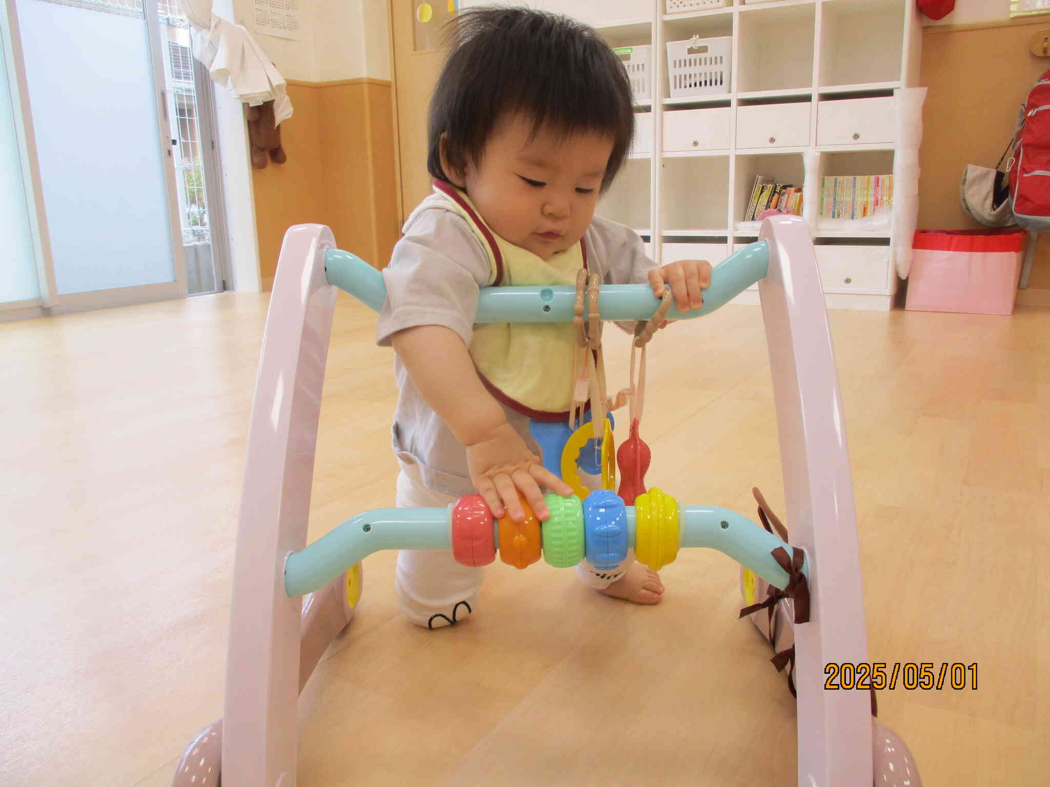 おもいっきりおへやで遊ぼう！【0歳児クラス：ひよこ組】