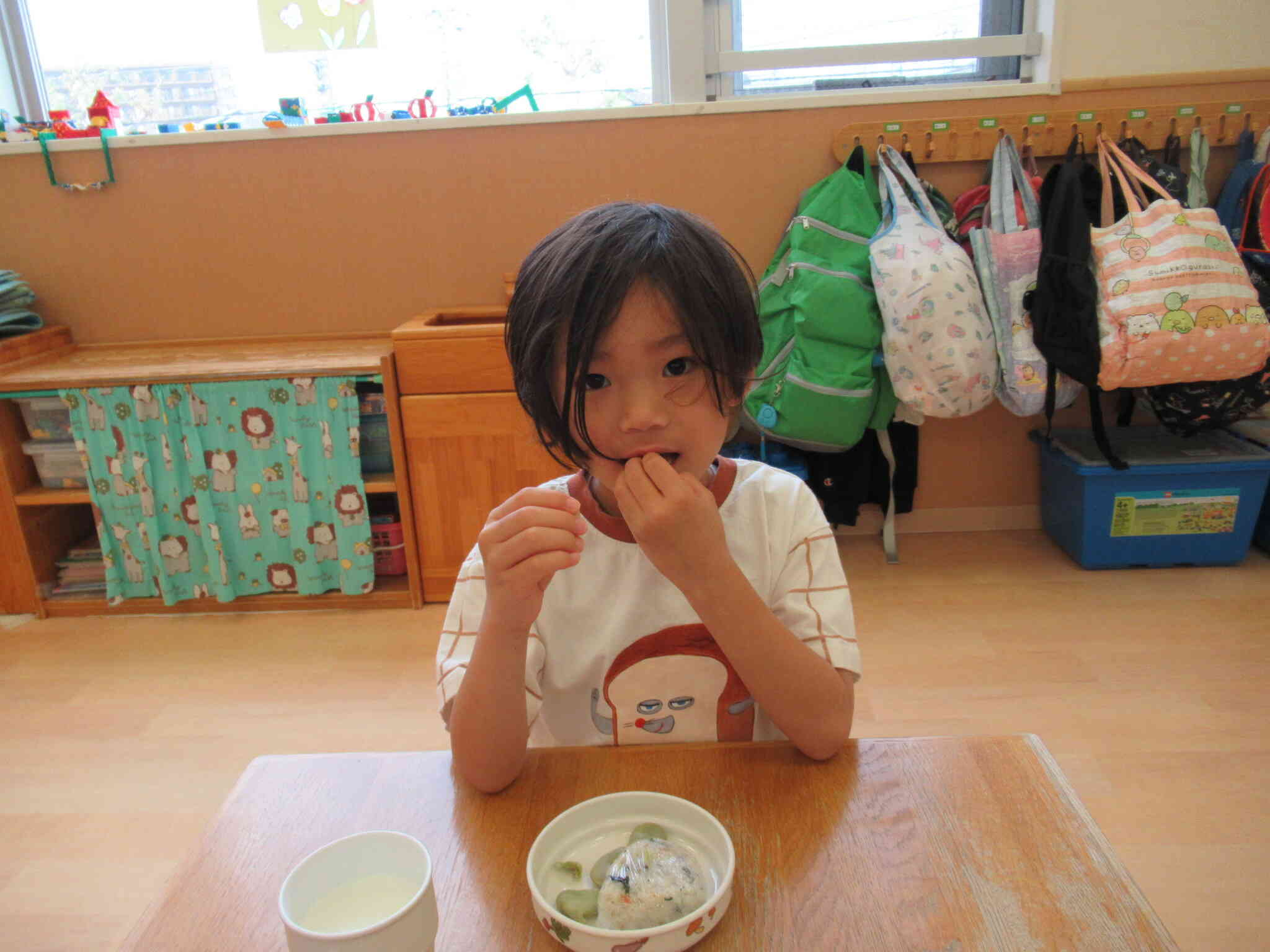 おやつにそら豆を食べました！