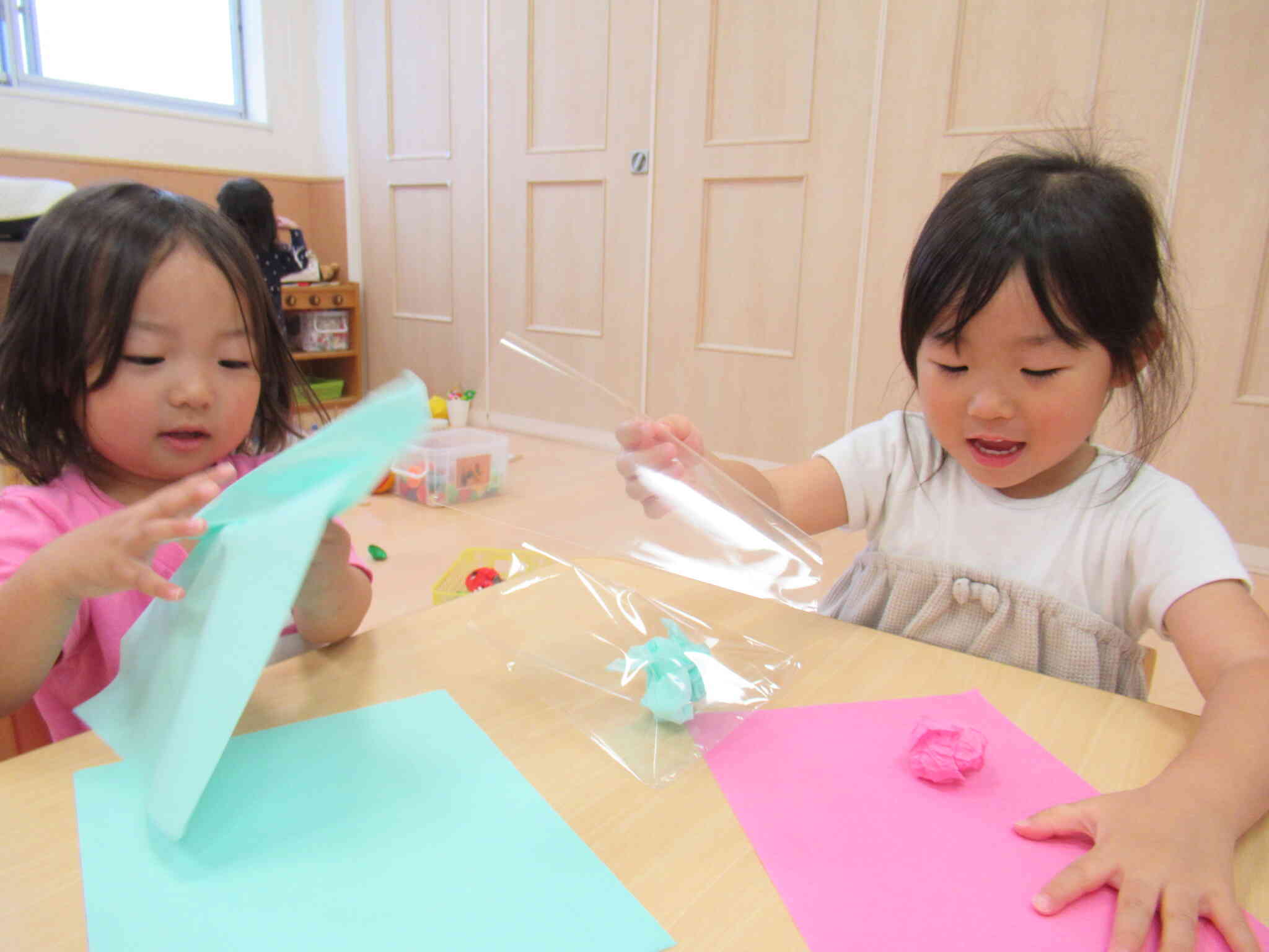 おはながみで作ってみよう！【3歳児クラス：りす組】