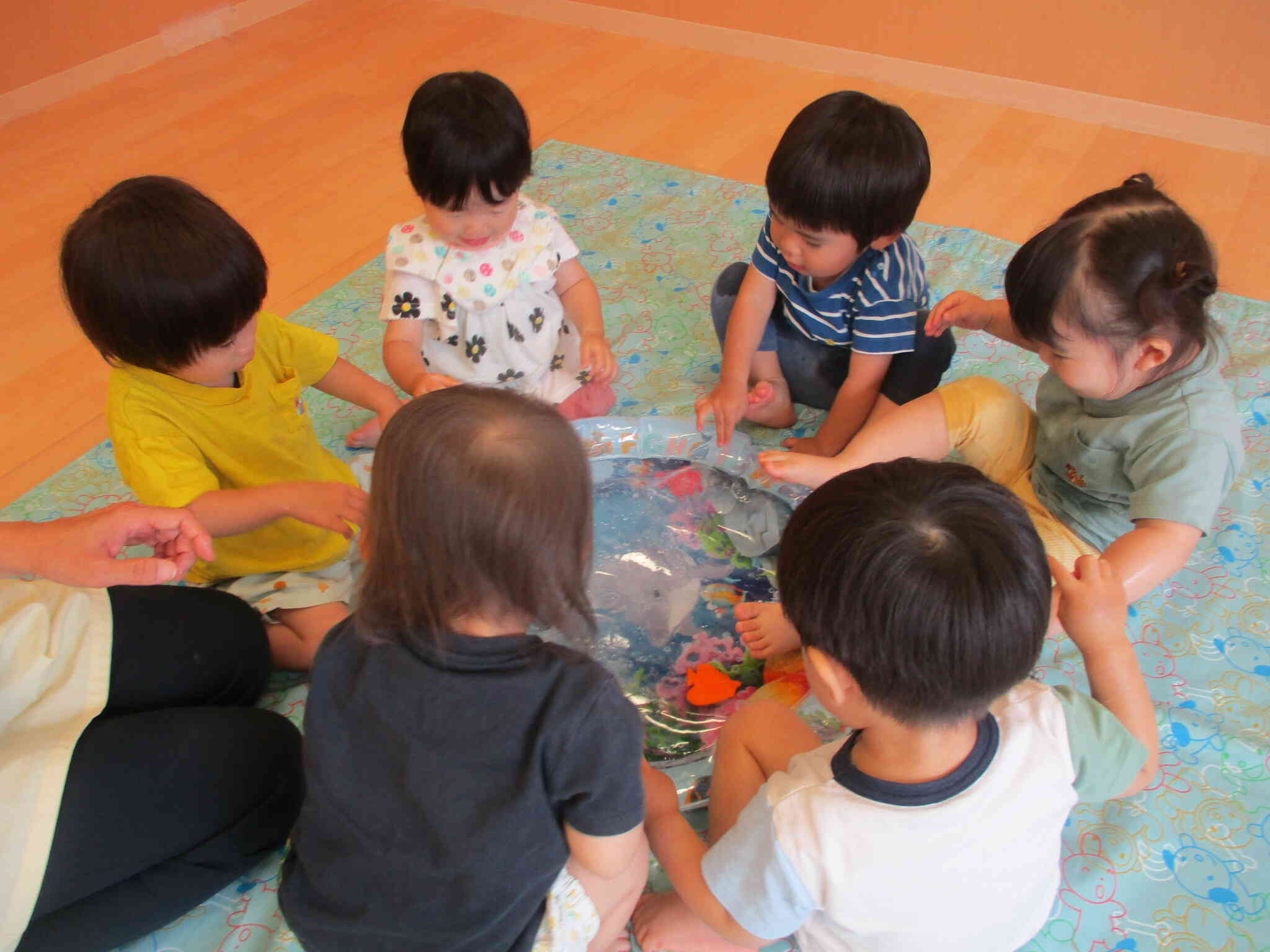 おもいっきり室内遊び！【あひる組：1歳児クラス】