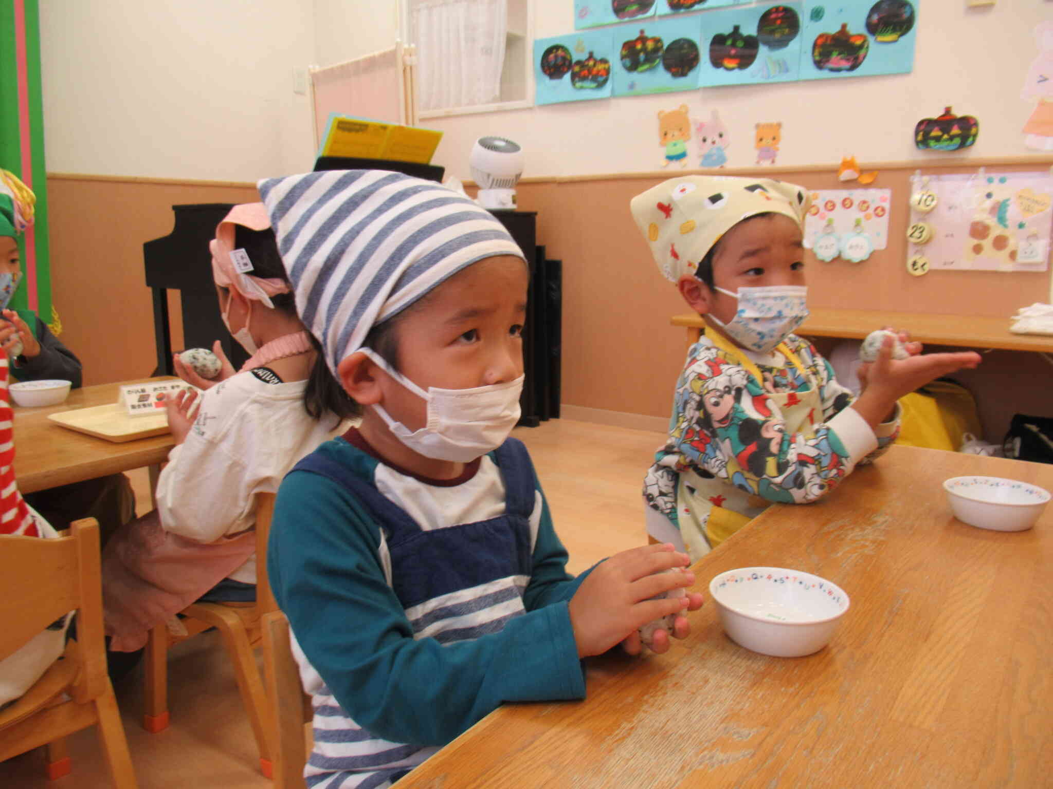 最後まで頑張っておにぎりを作っていきます。