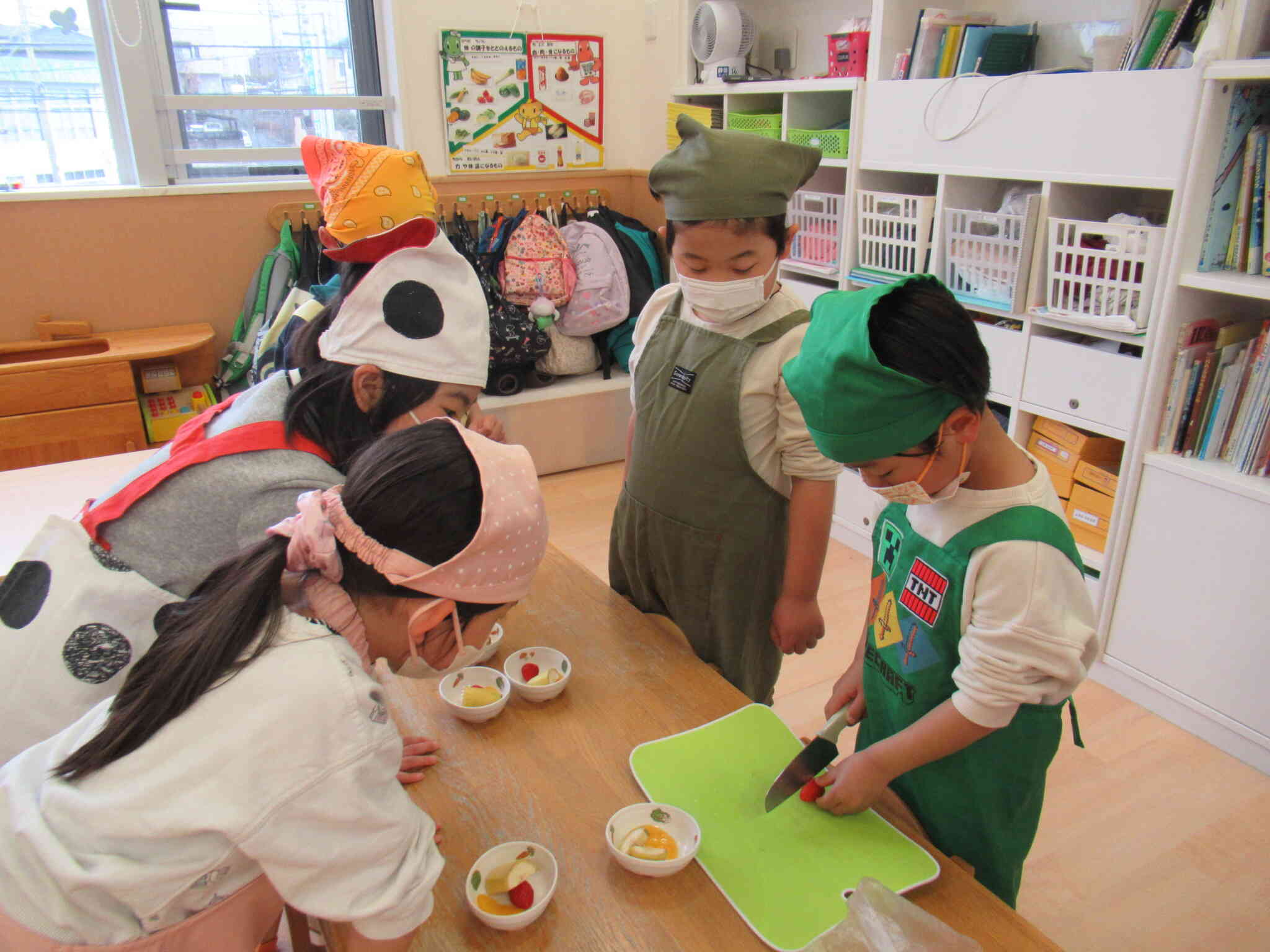 食育：フルーツサンドをつくってみよう！