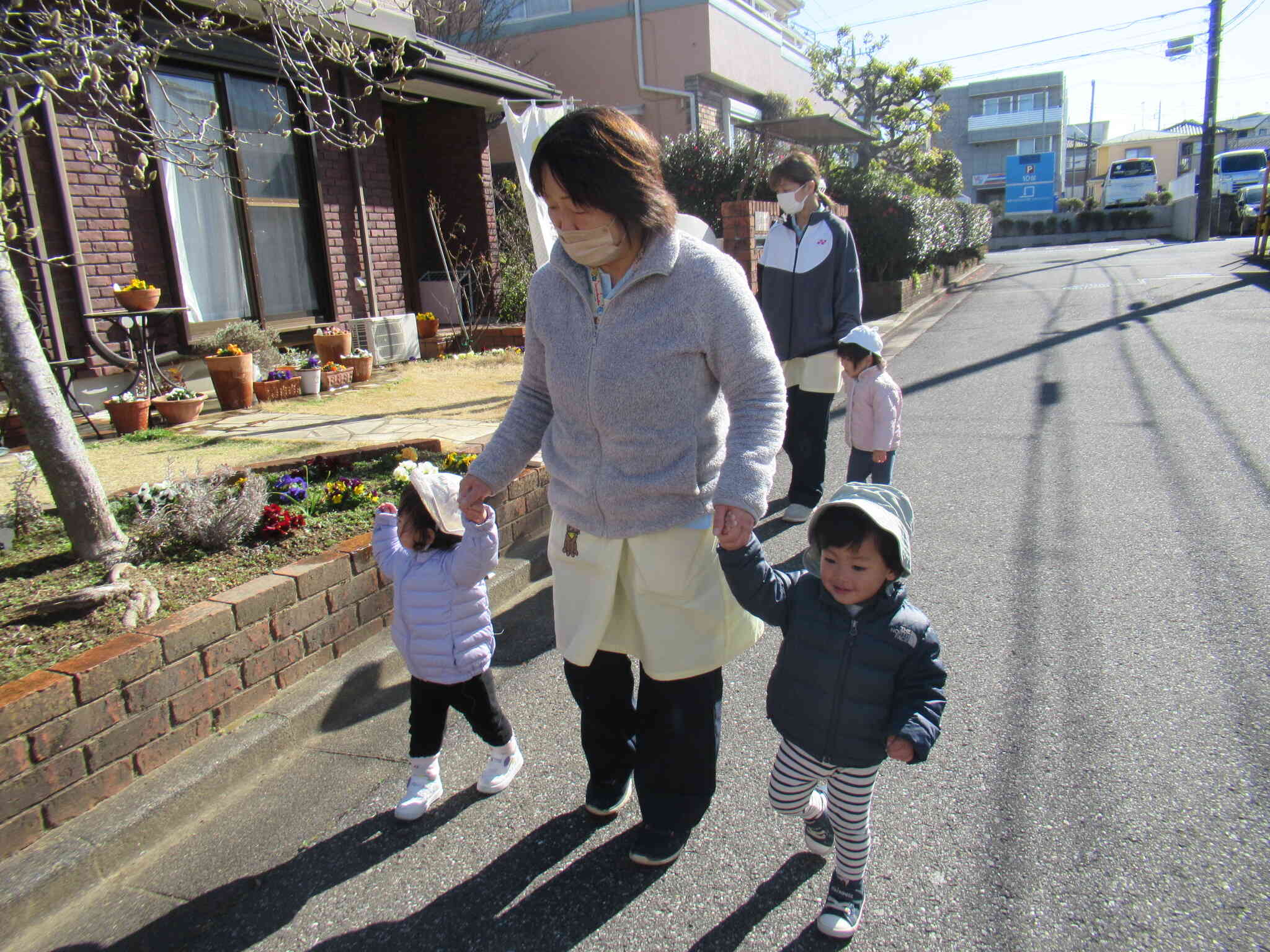 おもいっきりお外であそぼう！【０歳児クラス：ひよこ組】