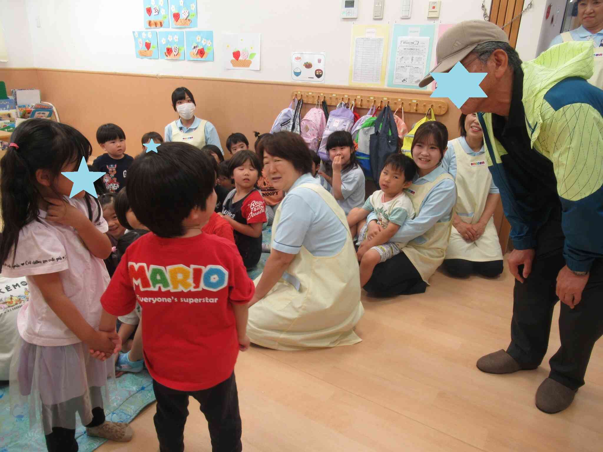 きりん組のお友だちとりす組のお友だちが不審者に遭遇しました。「どうしたらいいでしょうか。」