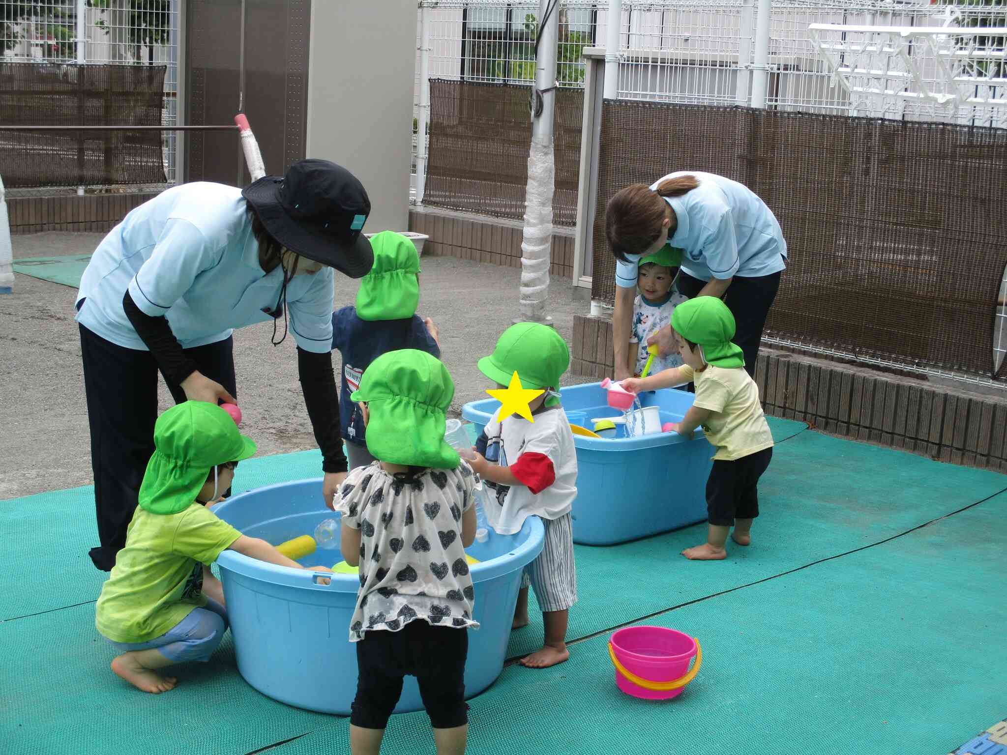 おもいっきり園庭で水遊び！