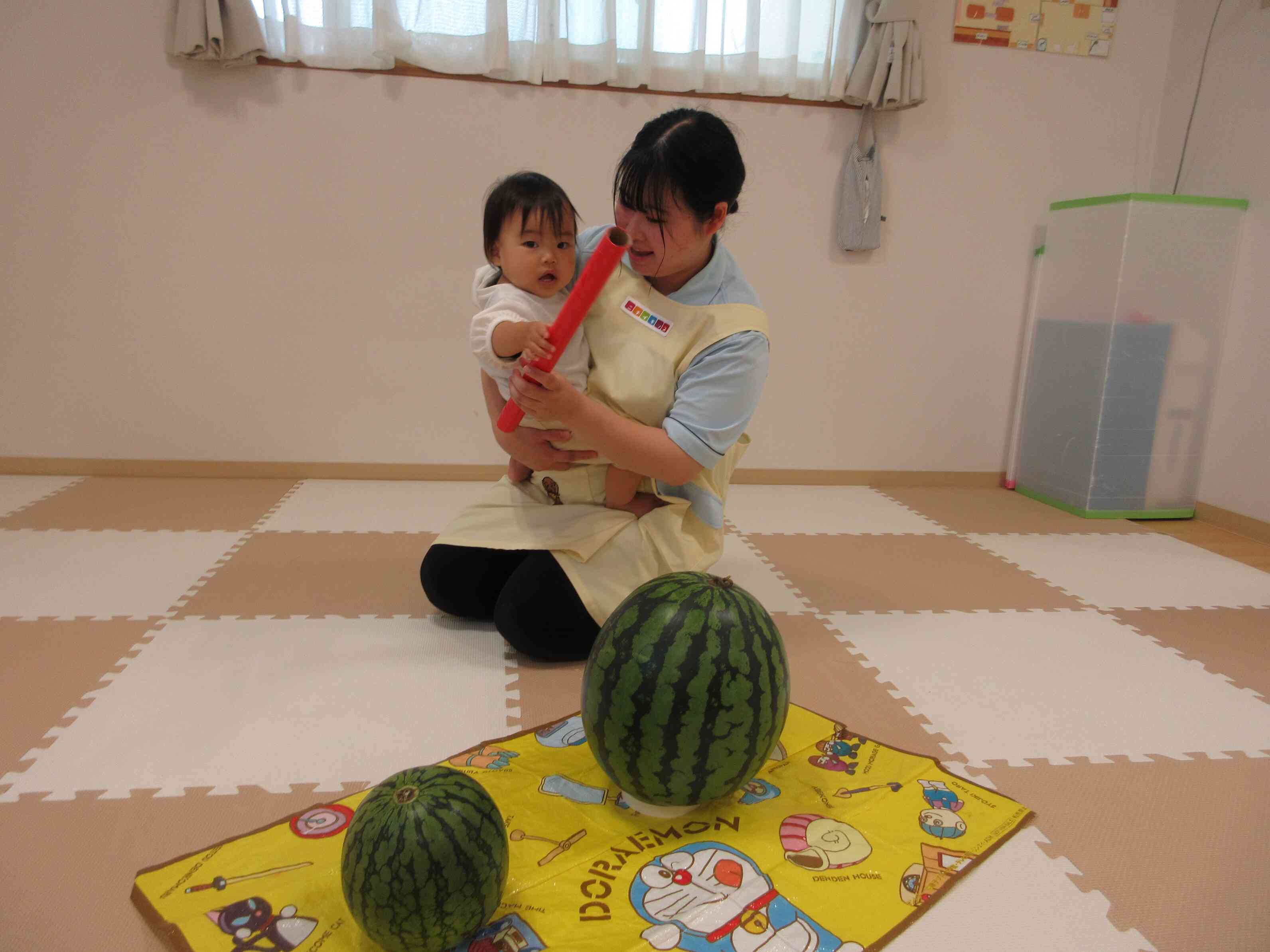 先生と一緒に（ひよこ組0歳児）