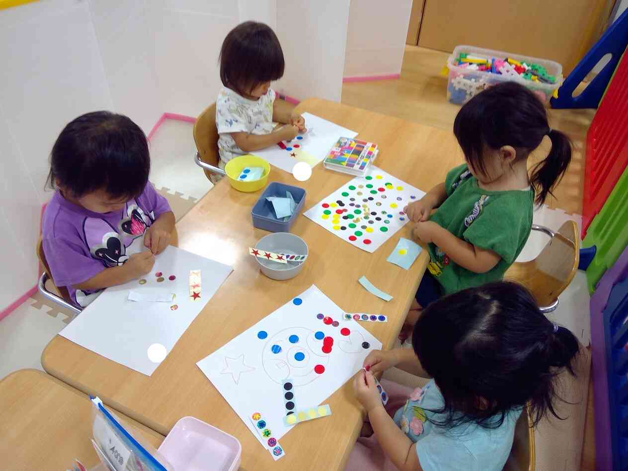 あひる組(1歳児)～雨の日の過ごし方～