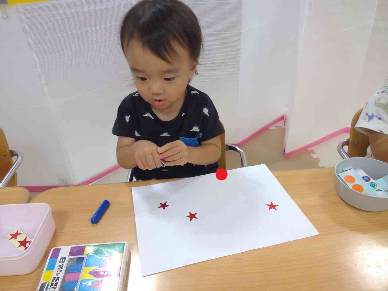 アンパンマンのお顔できた~!と見立てていました