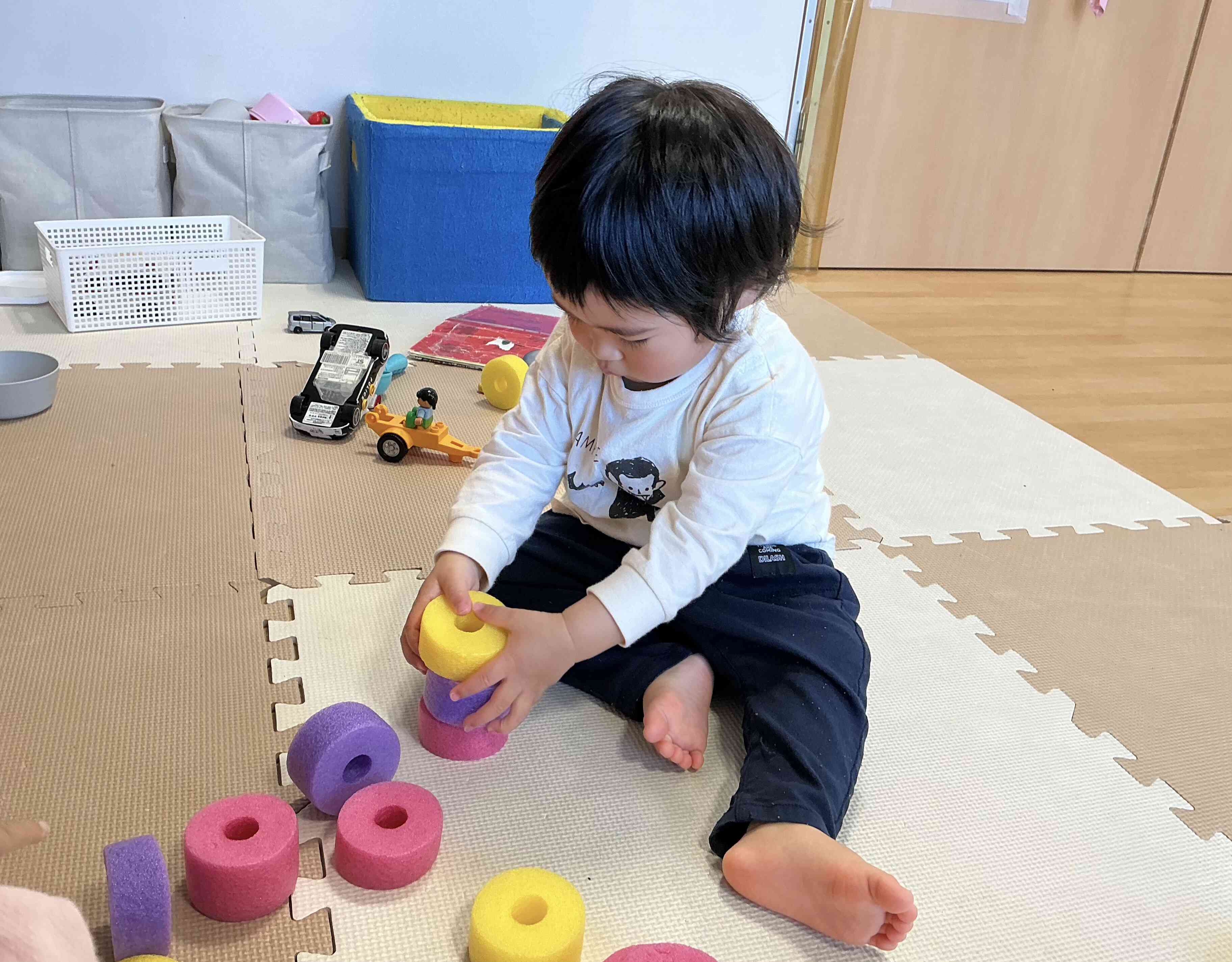 両手を使って、そーっとそーっと…