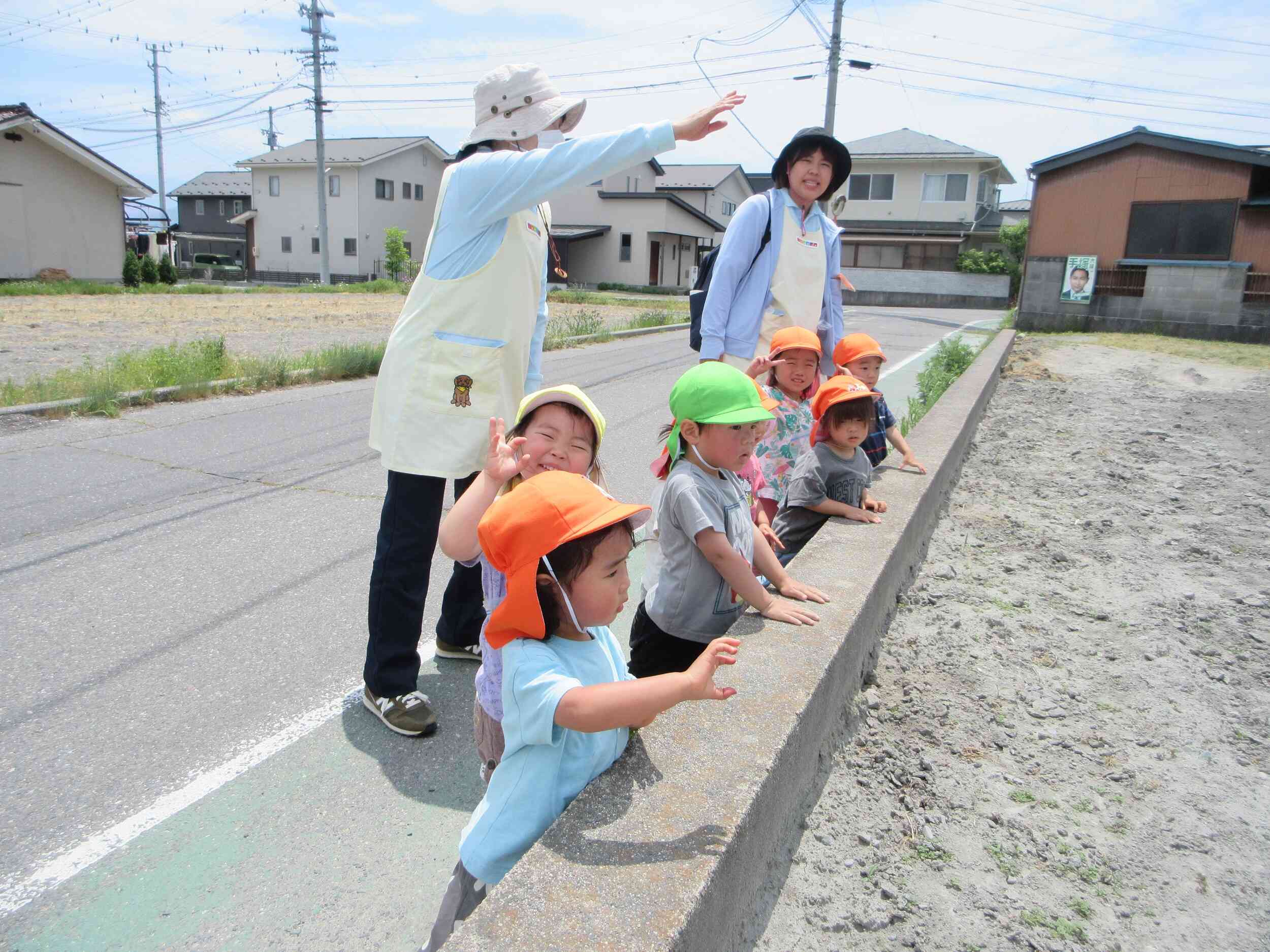 でんしゃ来るかな？