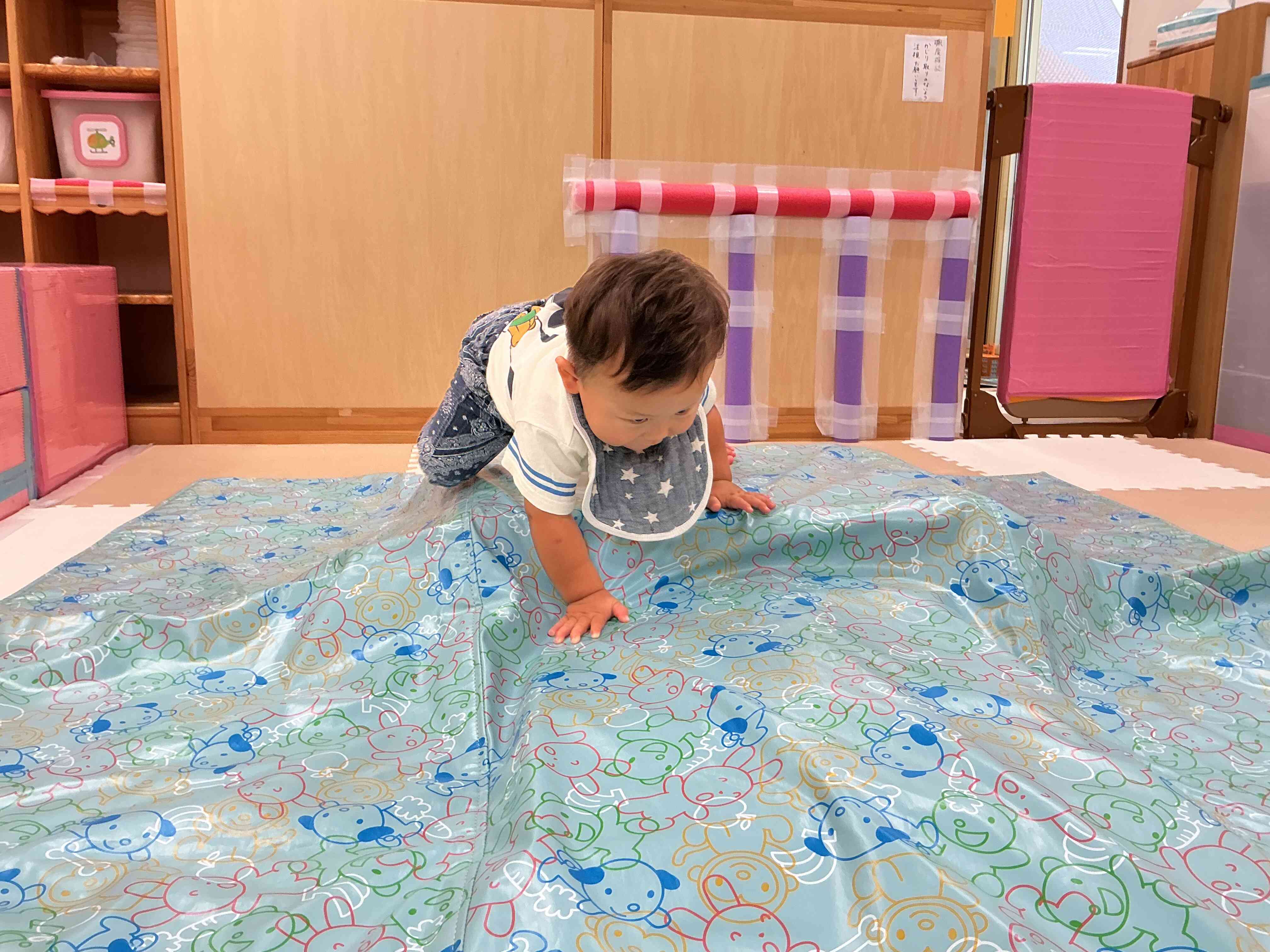 雨の日のひよこ組（0歳児)さん