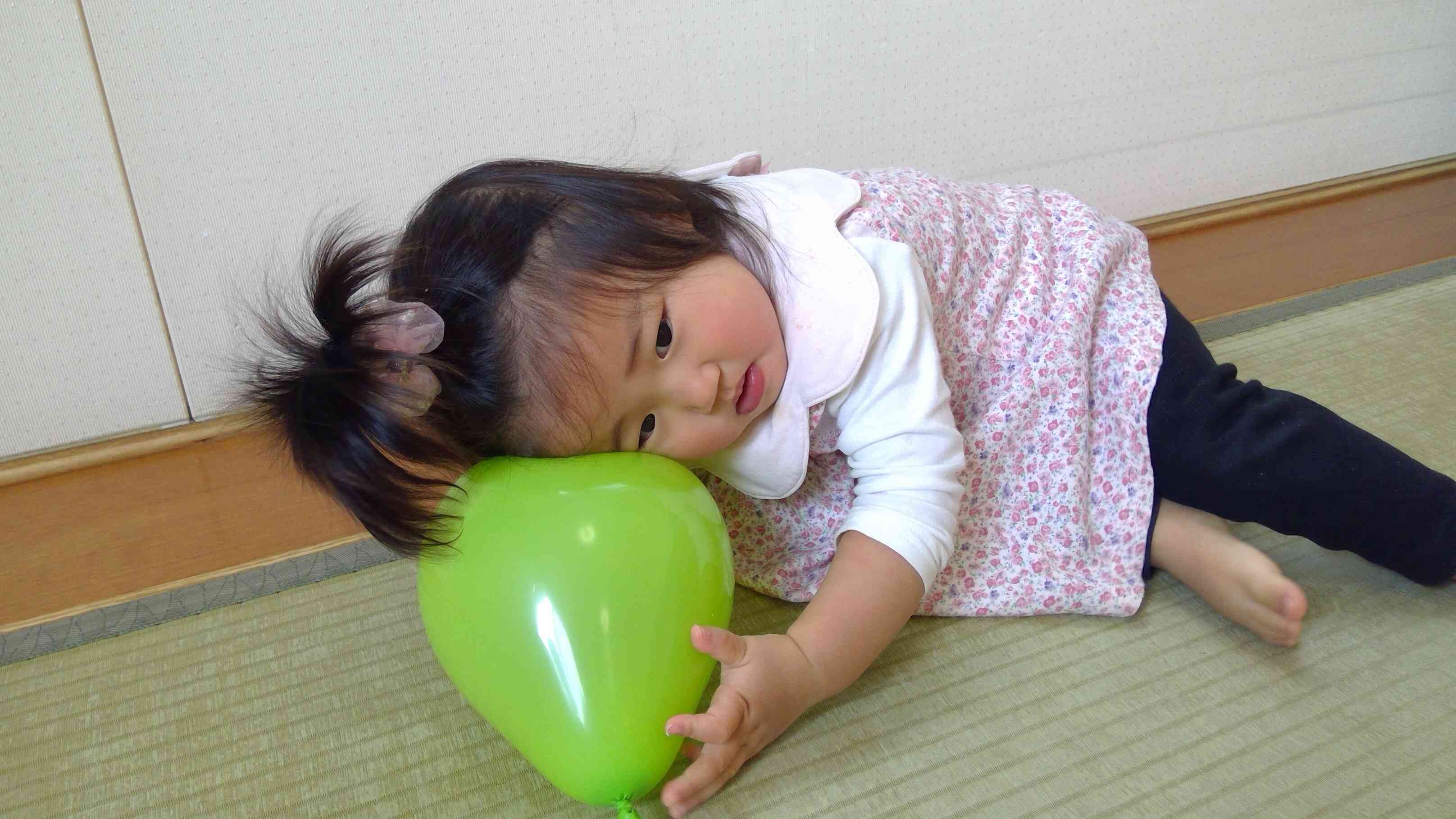 楽しい風船あそび｜ニチイキッズ茶屋町小規模保育園｜ニチイキッズ