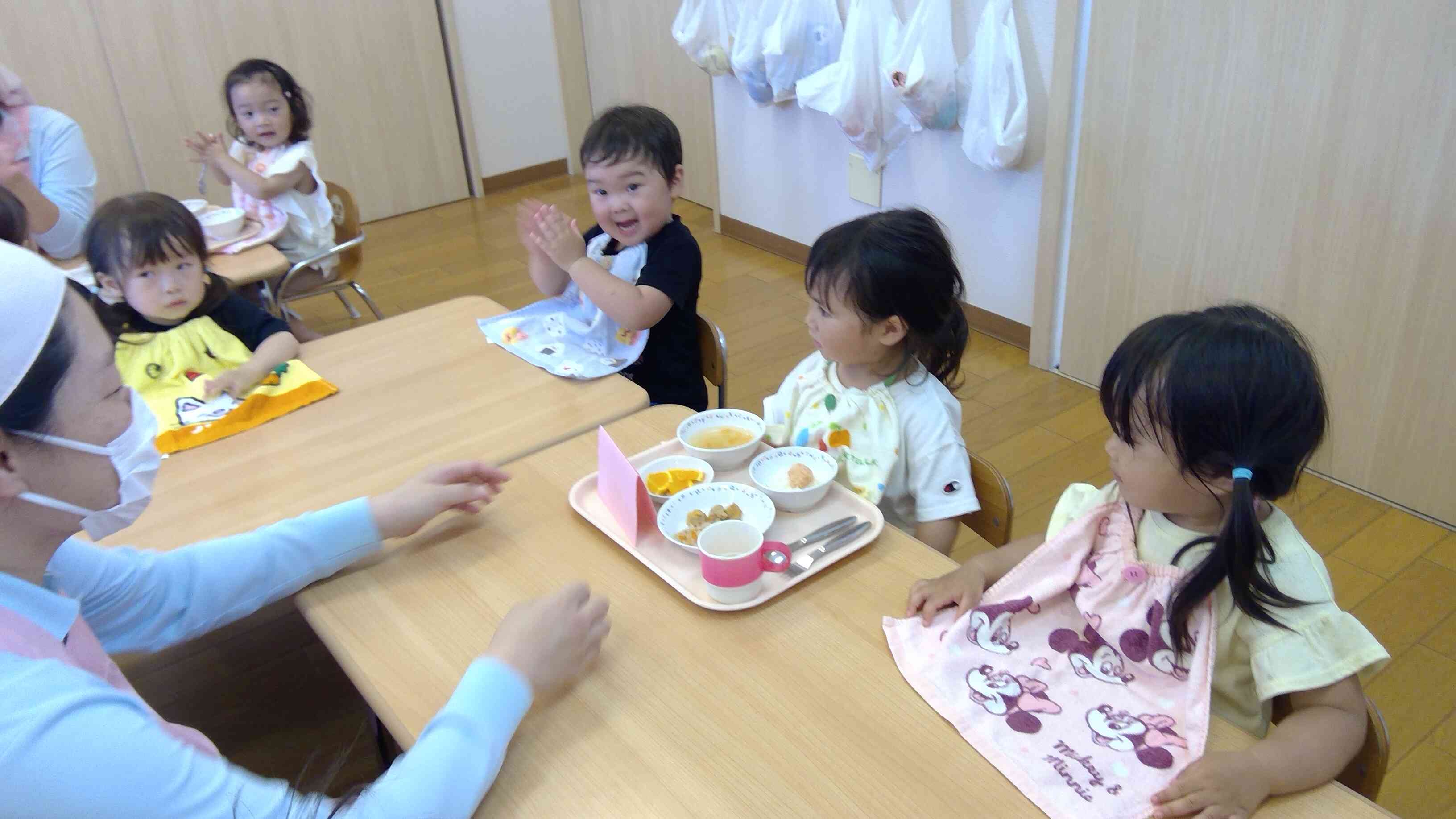 『おたんじょうびおめでとう』みんなにお祝いしてもらいました。
