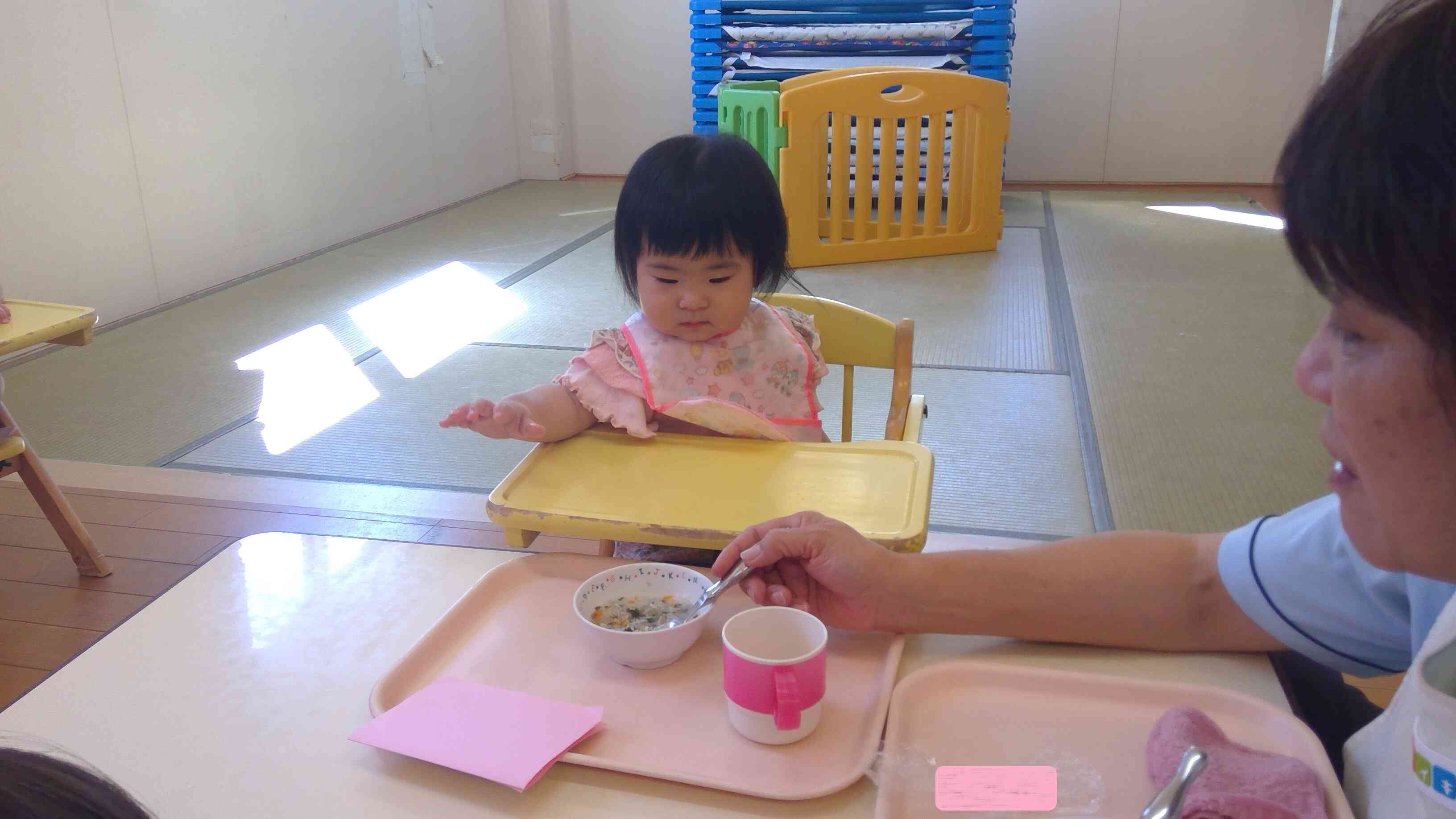 美味しいものニコニコで食べて、すくすく大きくなあれ。