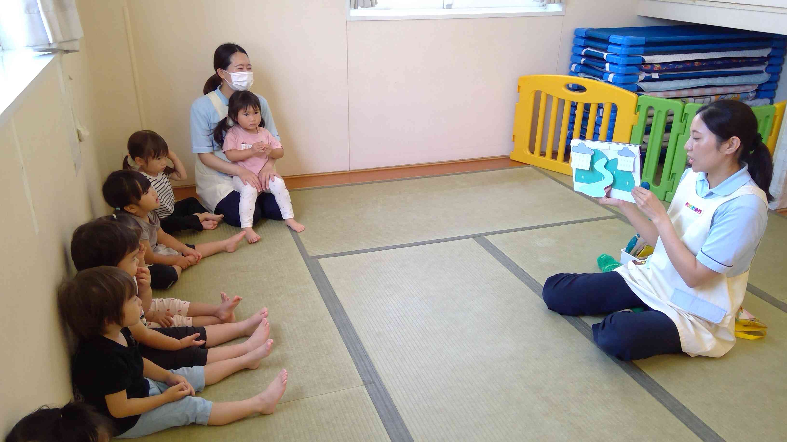 「あめふりくまのこ」のスケッチブックシアター