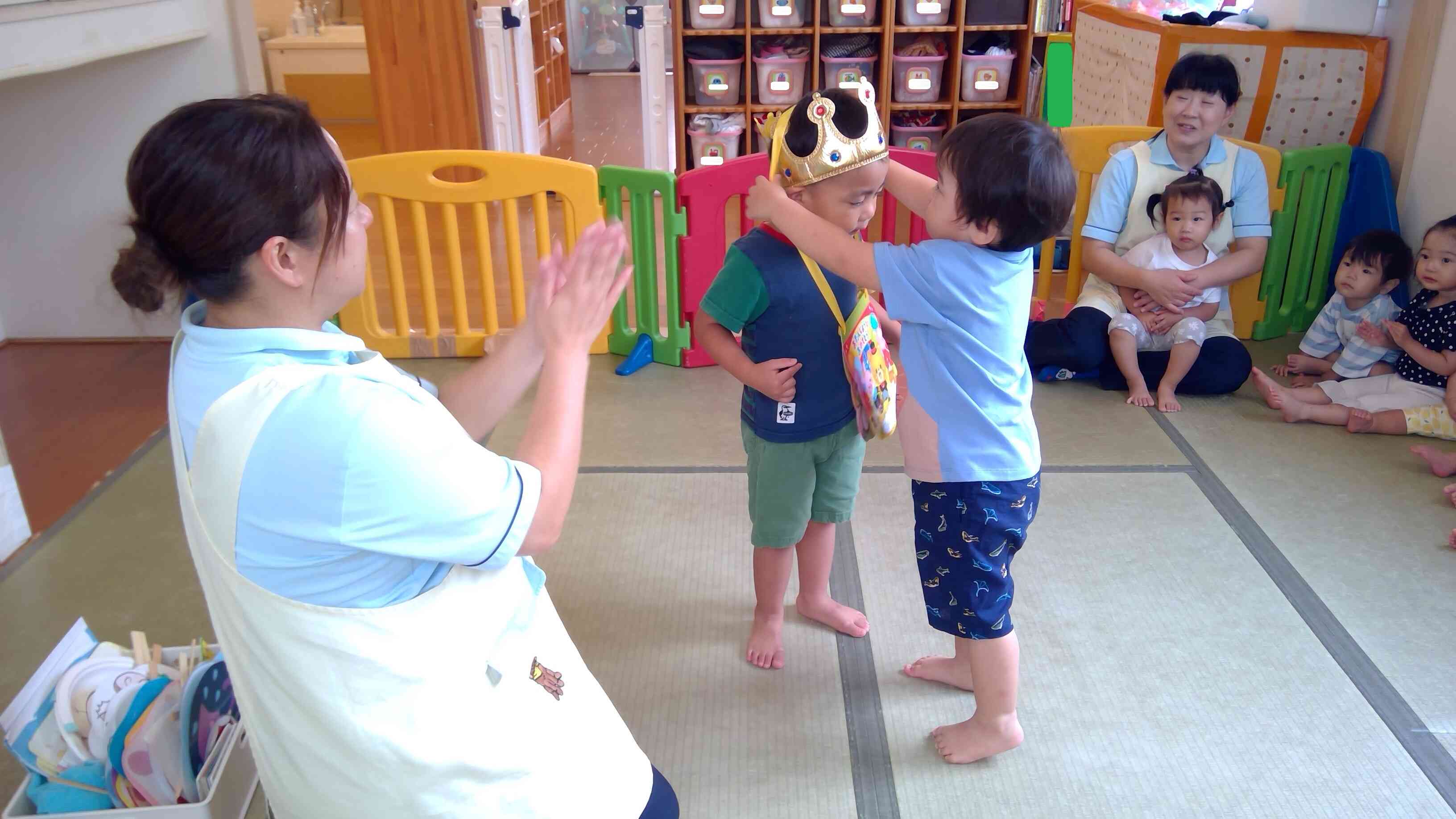 仲良しのお友だちから「おめでとう」とお誕生日カードをかけてもらったよ。