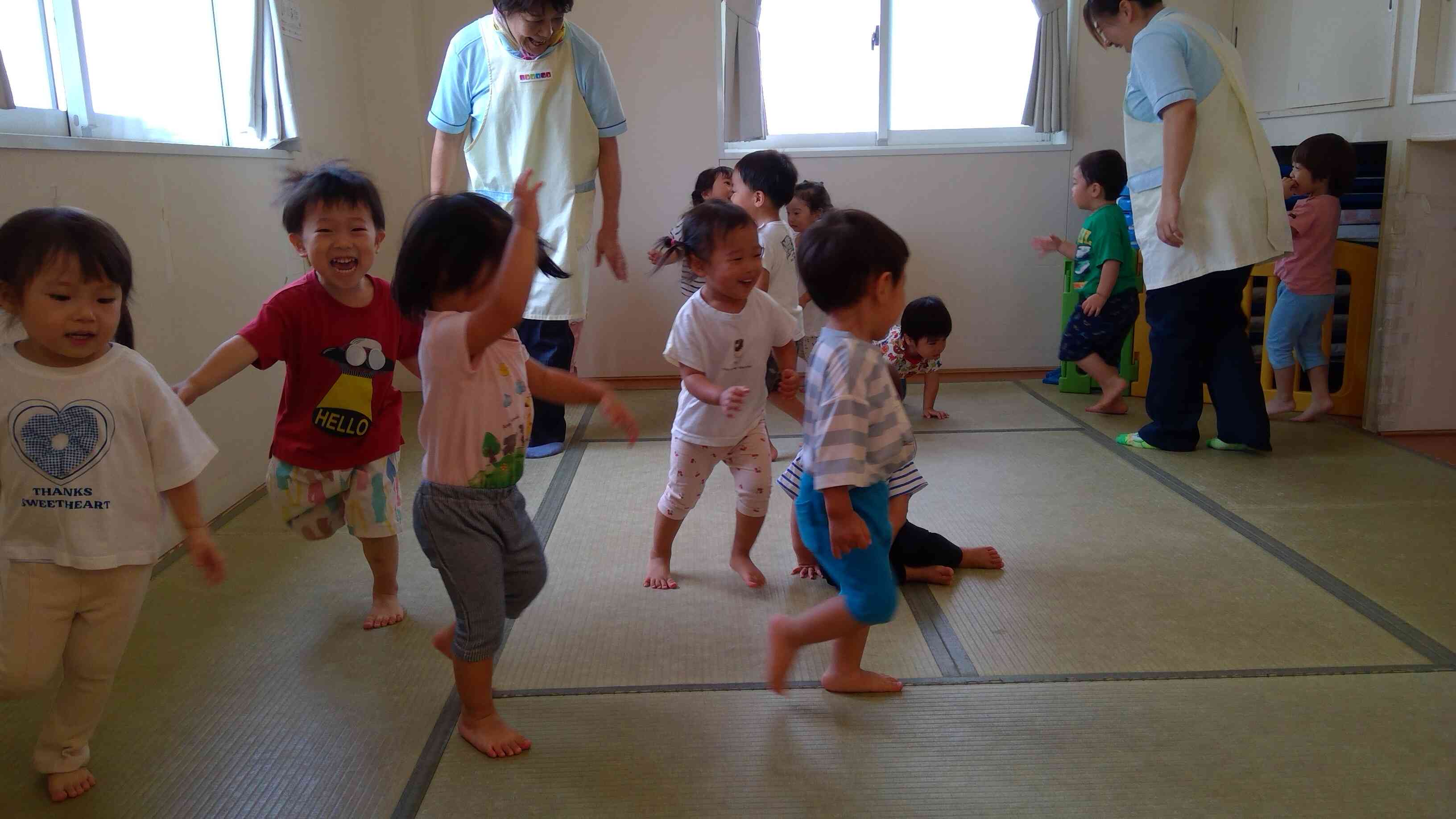 音楽が聞こえてくると、ニコニコで動き出す子ども達。