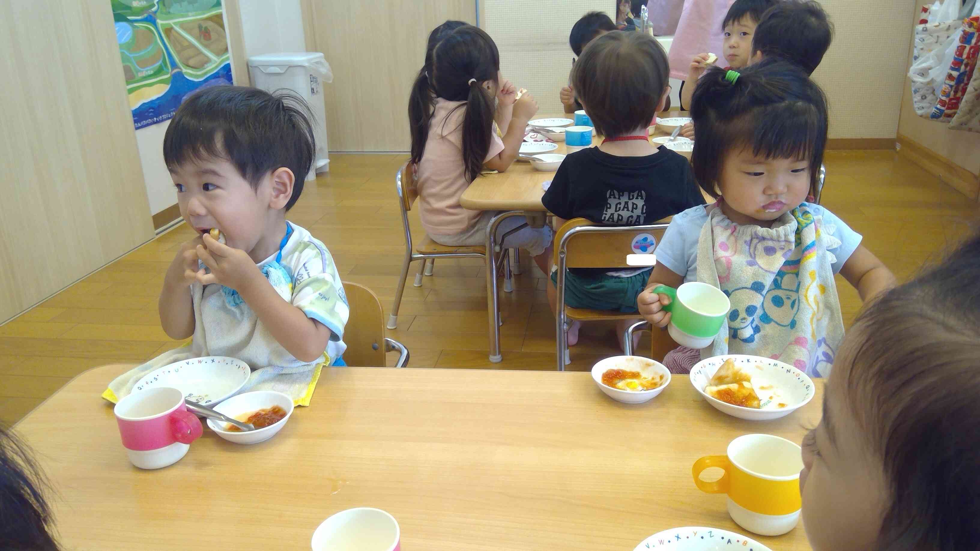 大きなお口でパクリ。