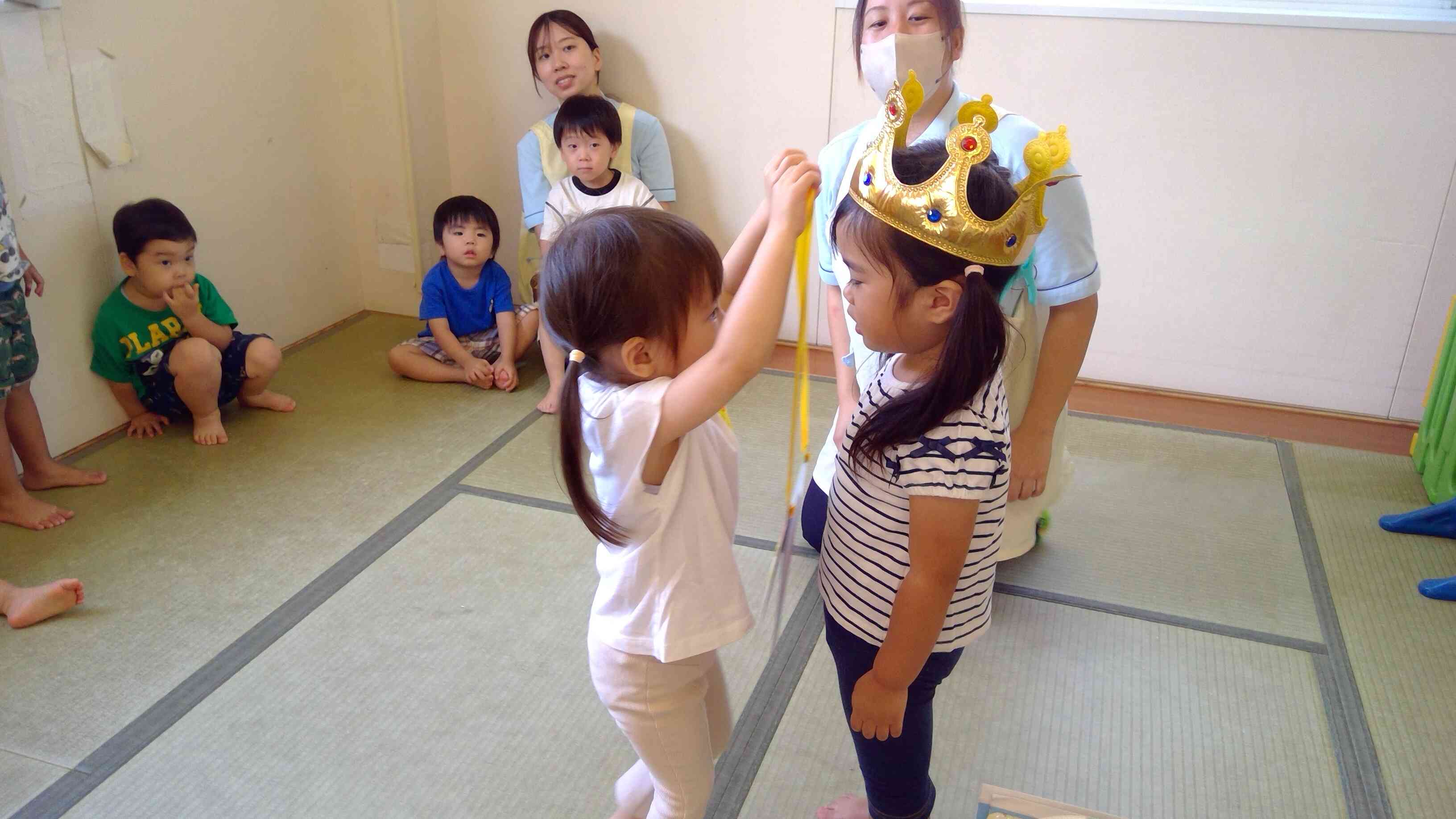 仲良しのお友だちから、お誕生日カードを掛けてもらいましたよ。