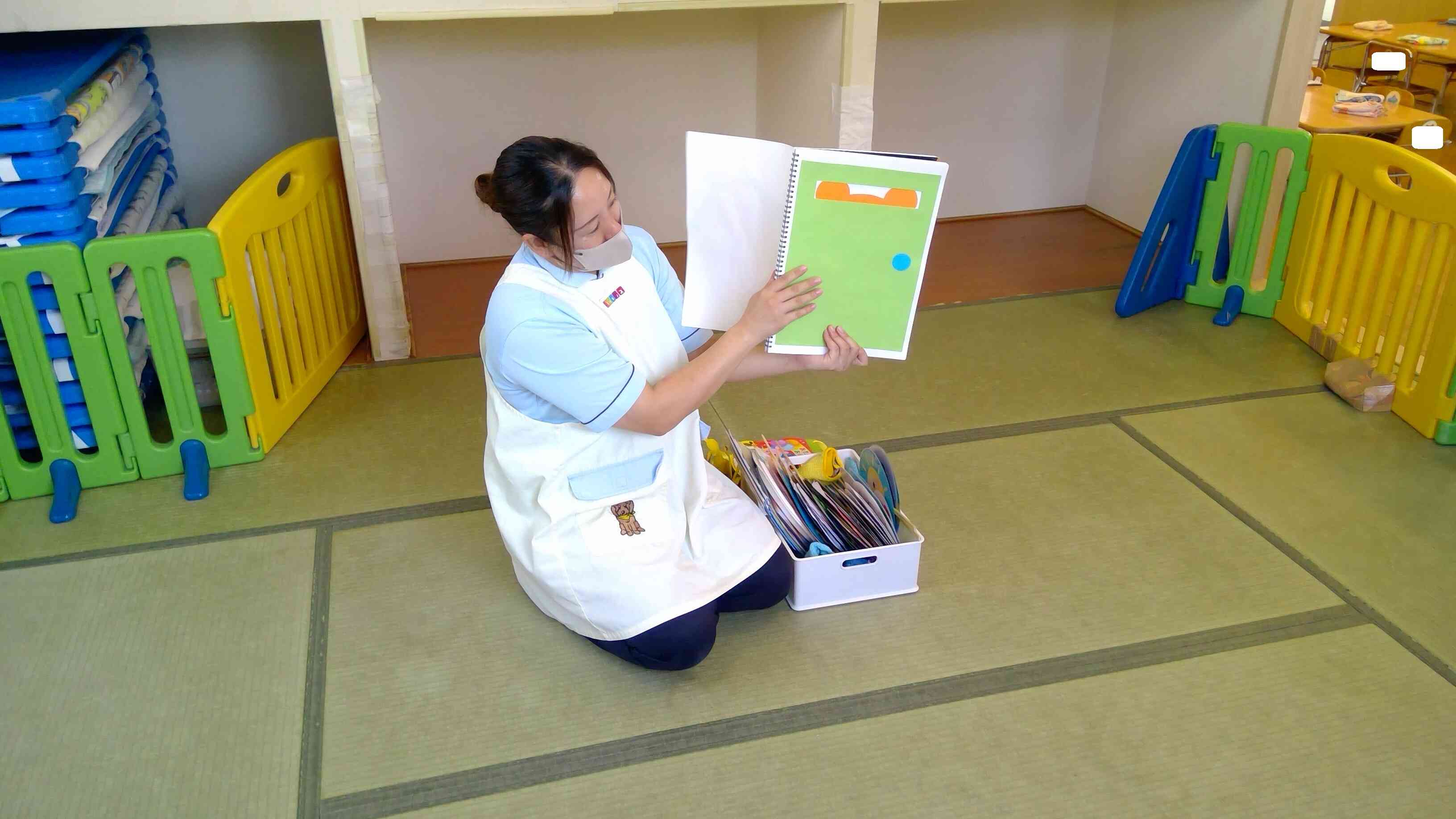 みんなで「トントントン」とノックしてみましたよ。