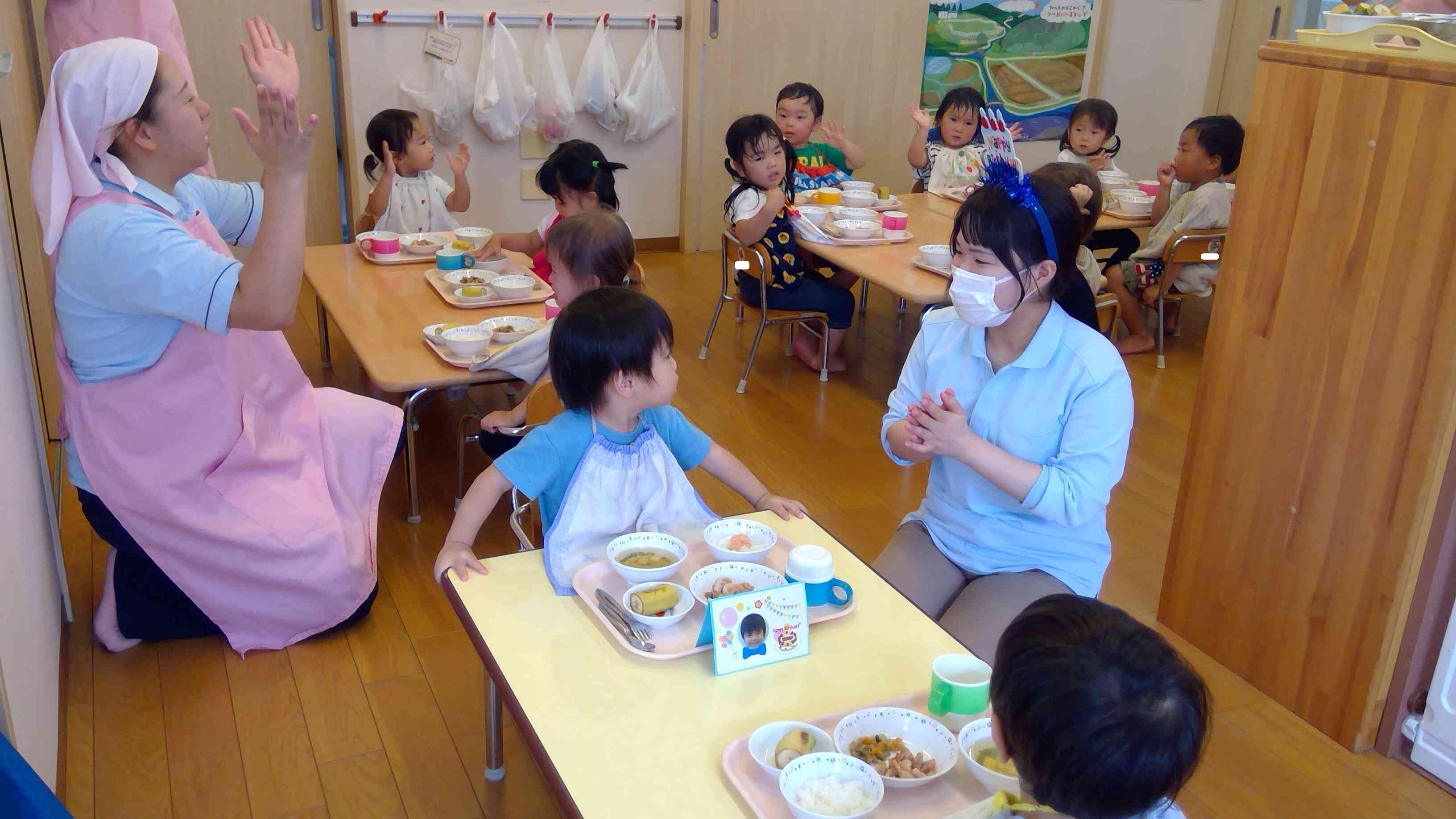 もう一度、「たんたんたんたんたんじょうびー」と歌ってくれました。