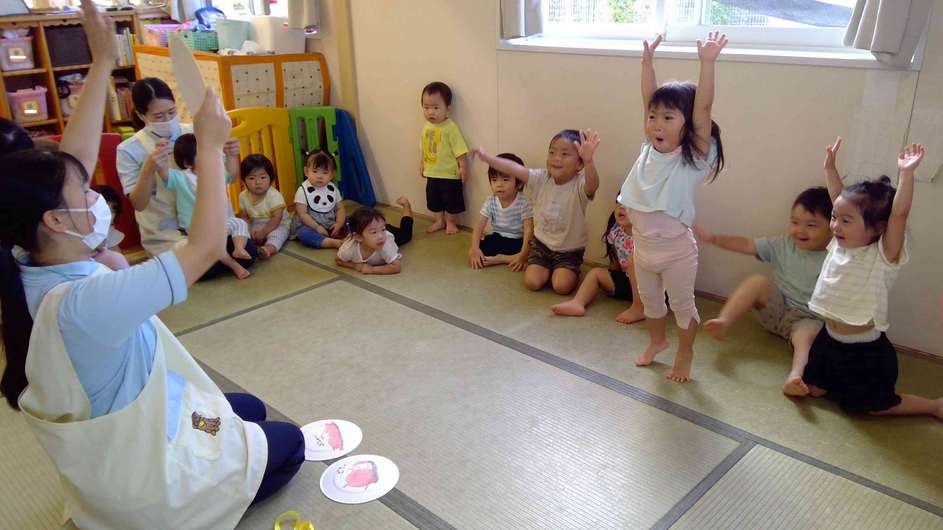 だるまさんが。。。びろーん。