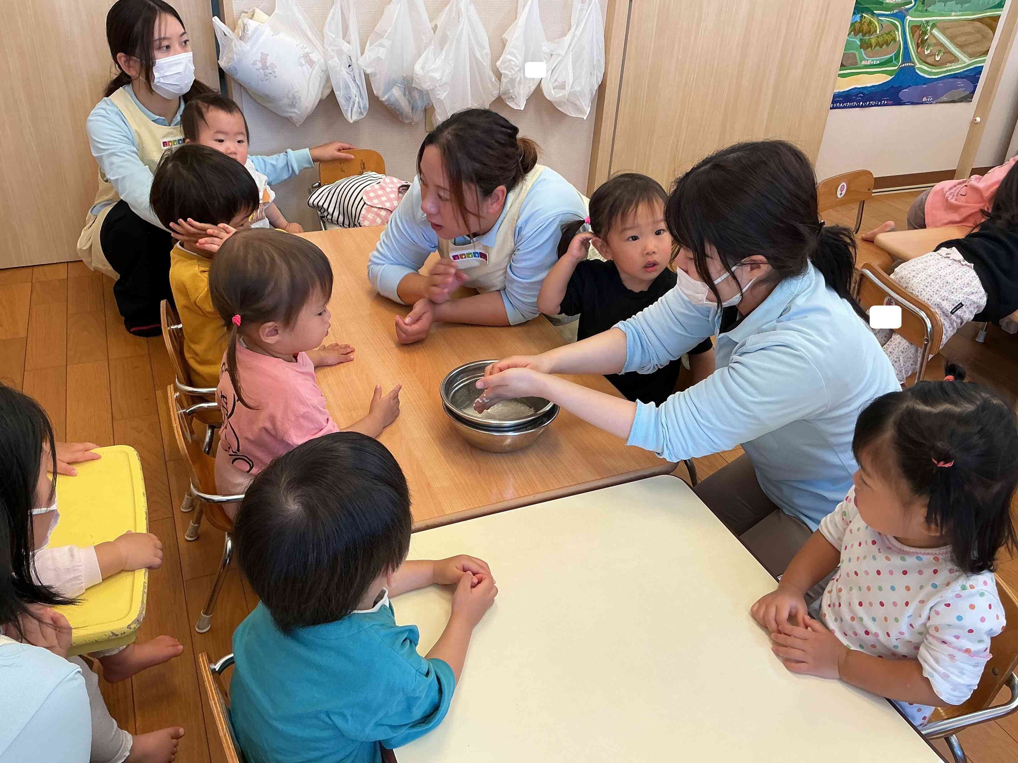 あひるぐみさんも、お米のとぎ方を教えてもらいましたよ。