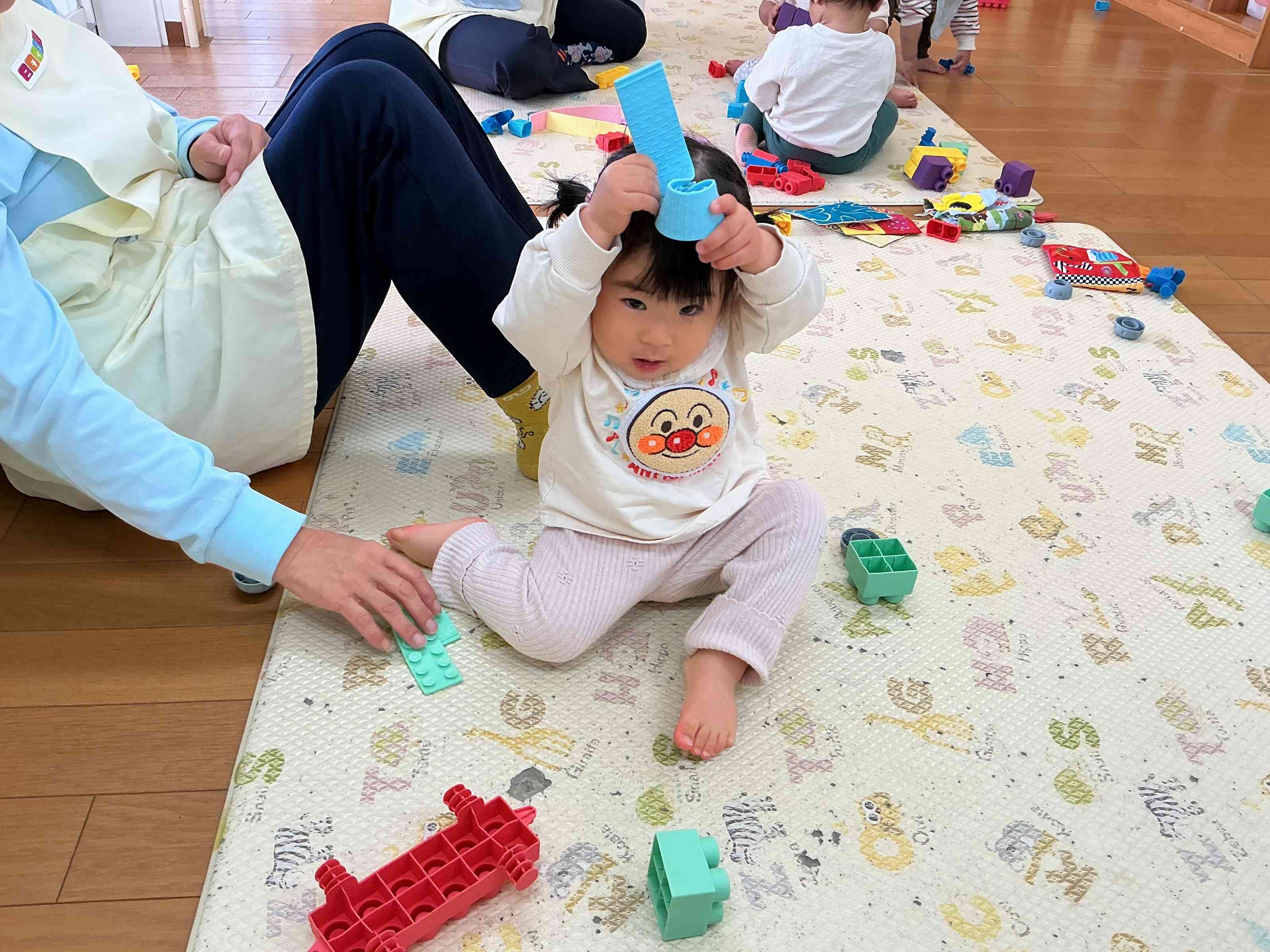 ペタッ、頭にくっついた~。