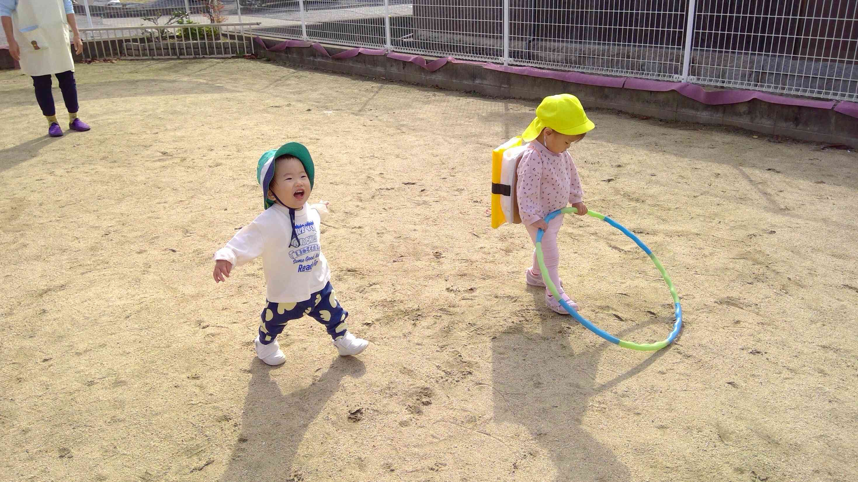 園庭でおもいっきり遊べてたのしいね～。