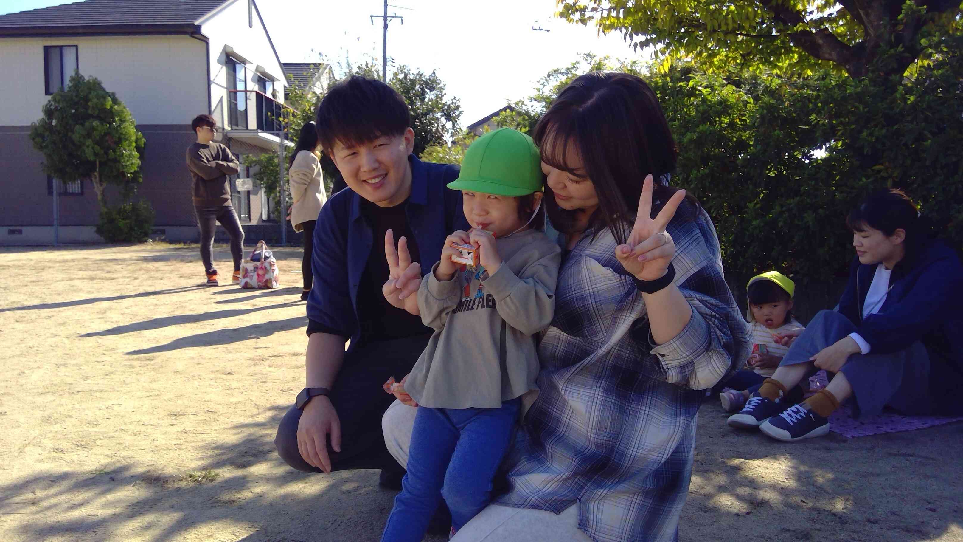 今日の朝おやつは美味しいリンゴジュースでしたよ。