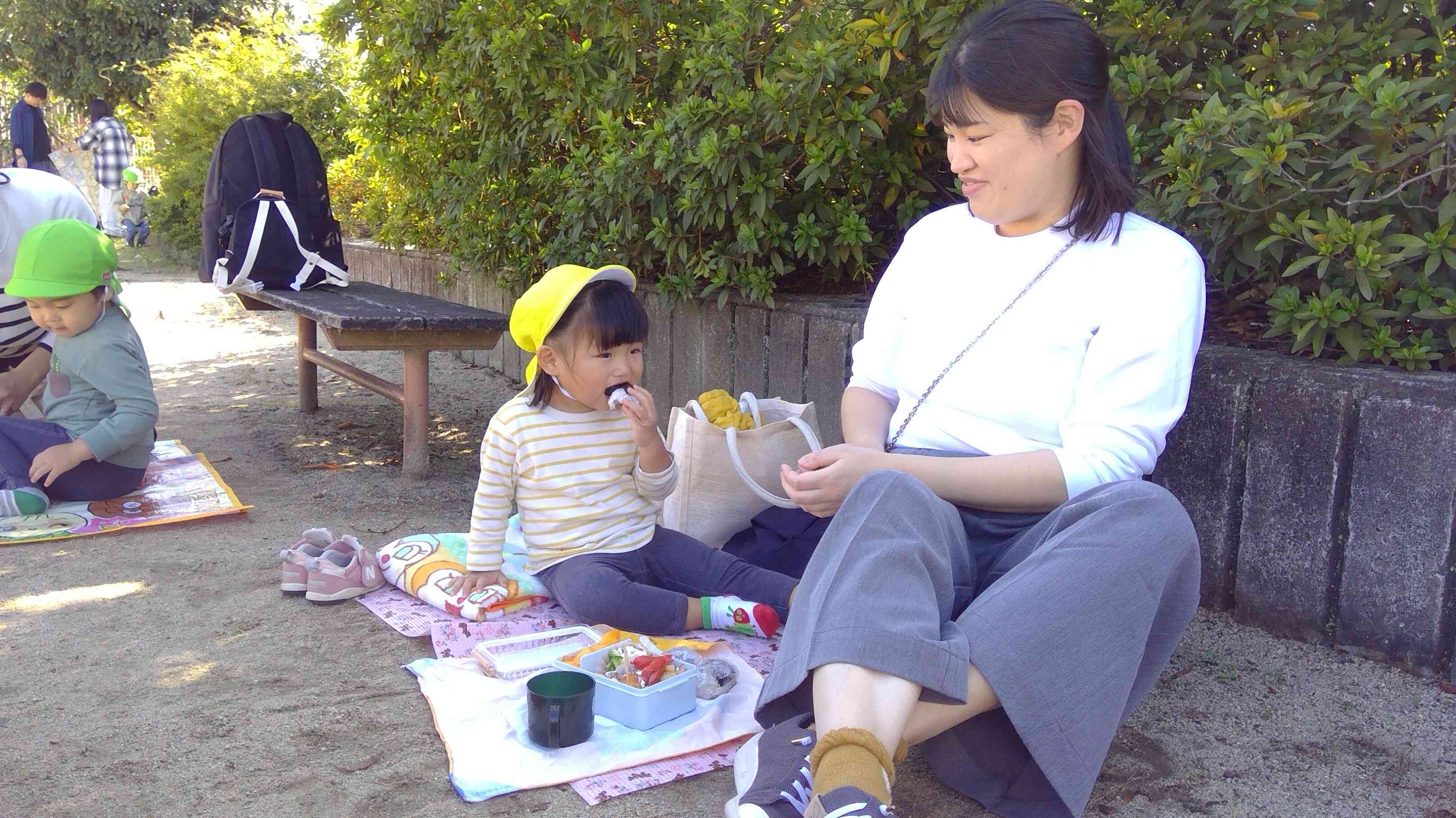 ママ手作りの美味しいお弁当っぜ～んぶ食べちゃったね。