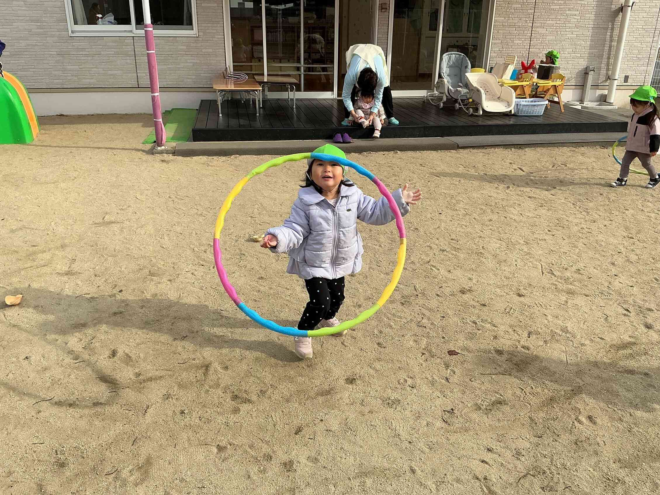 フープを上手にキャッチ。