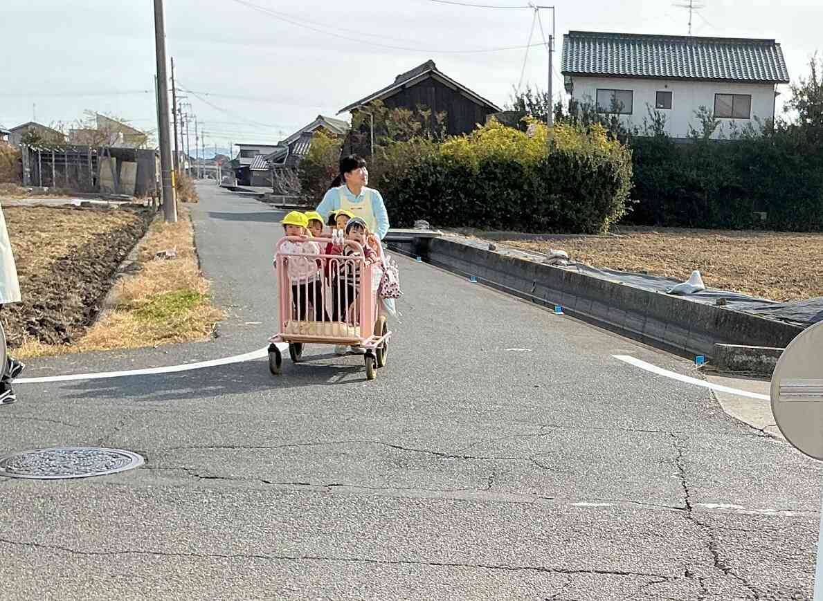 「ただいま~」お散歩から帰ってきたあひるぐみさん。