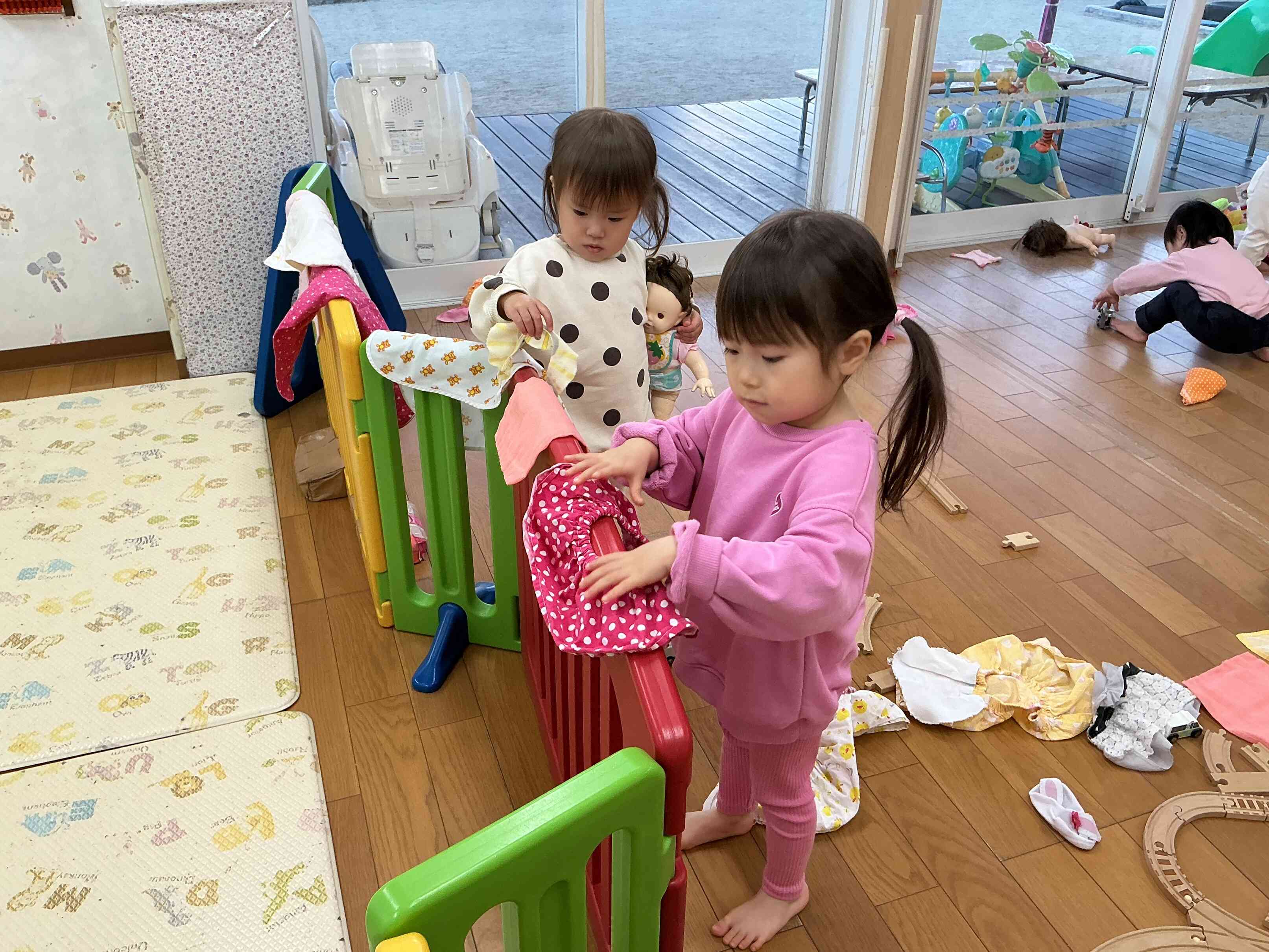 仲良くおままごと