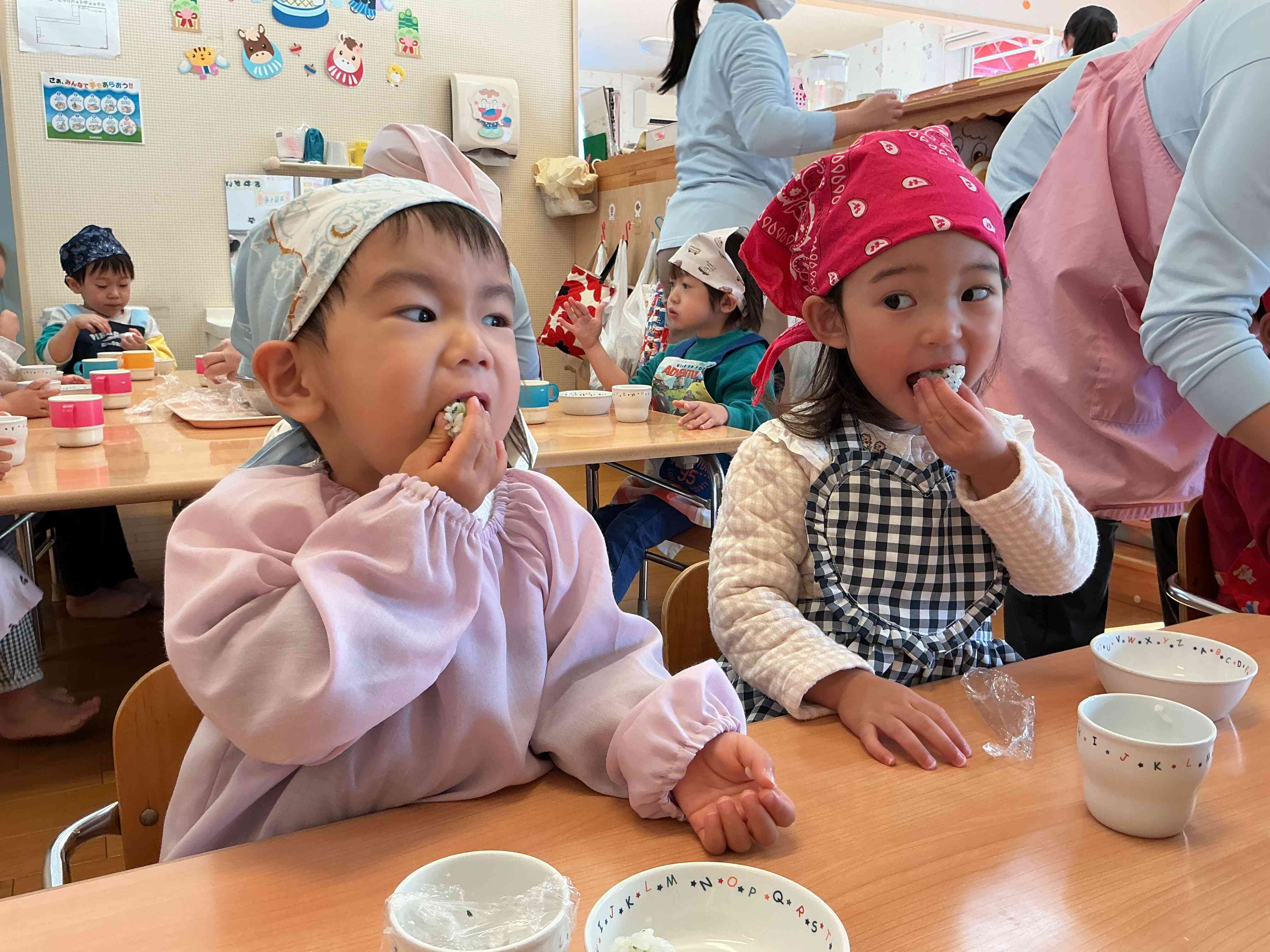 「おかわりある～？」とニコニコの子ども達。