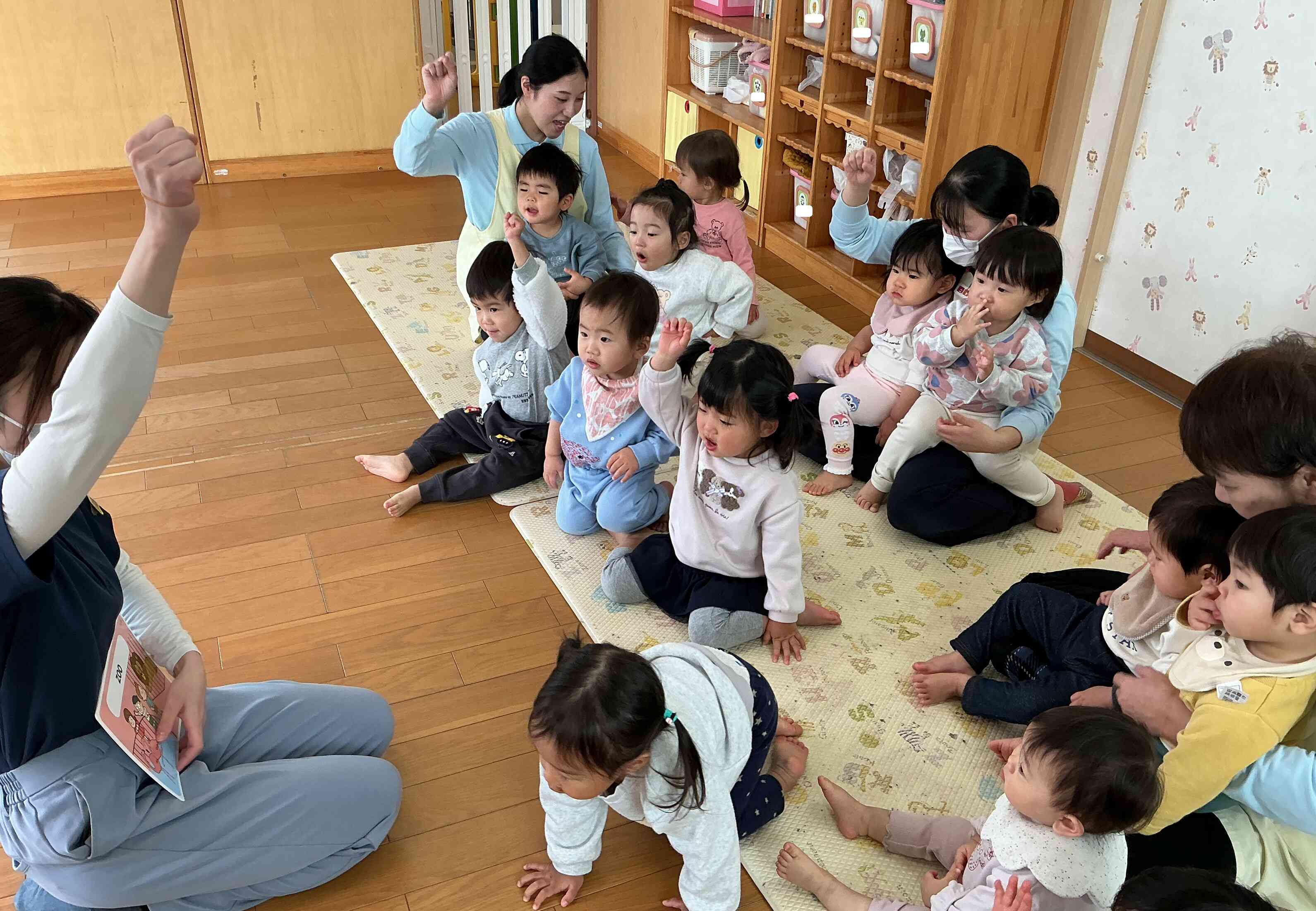 ノリノリで「イエーイ」。