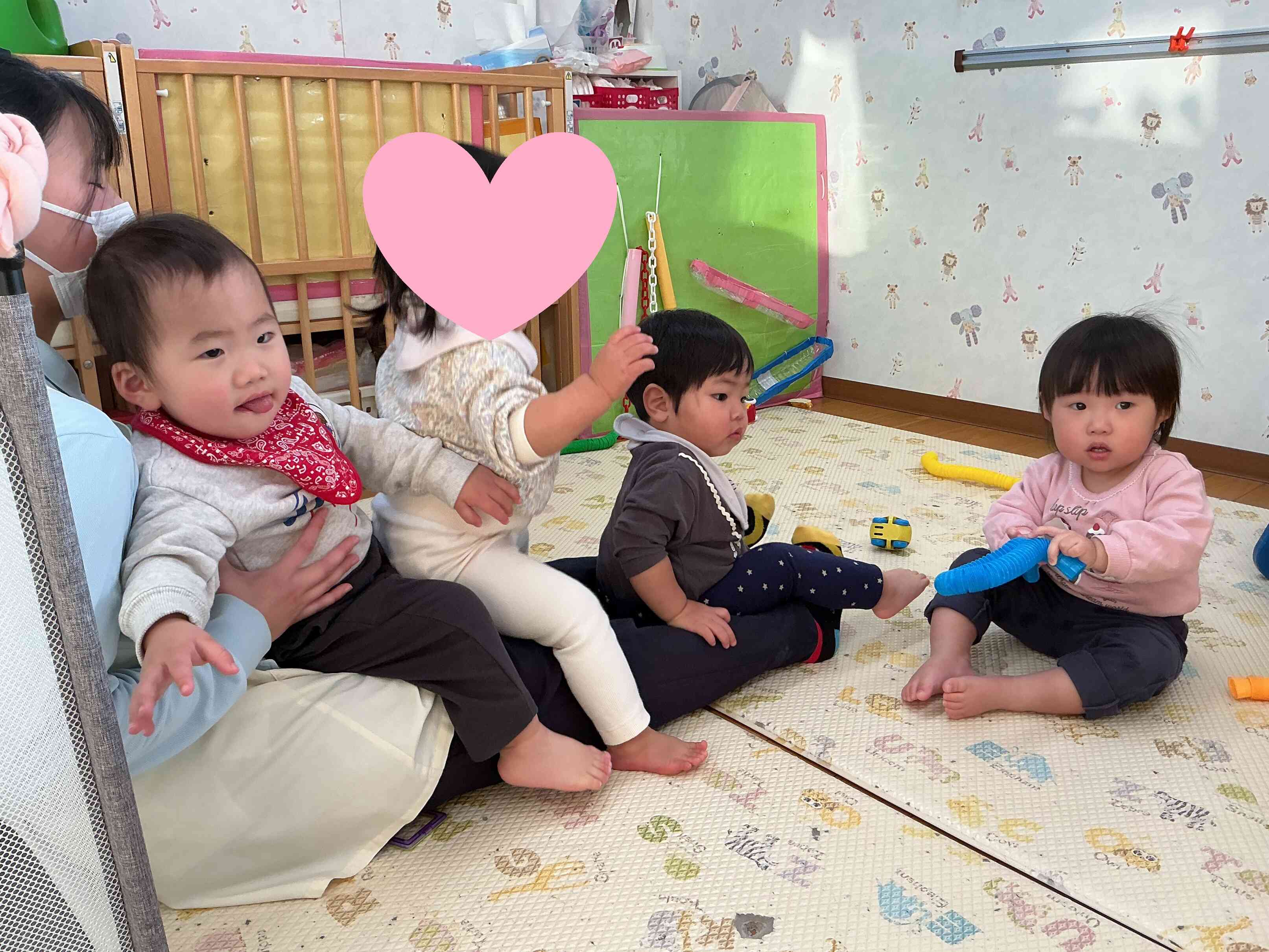 先生のお膝気持ちいいよ～。