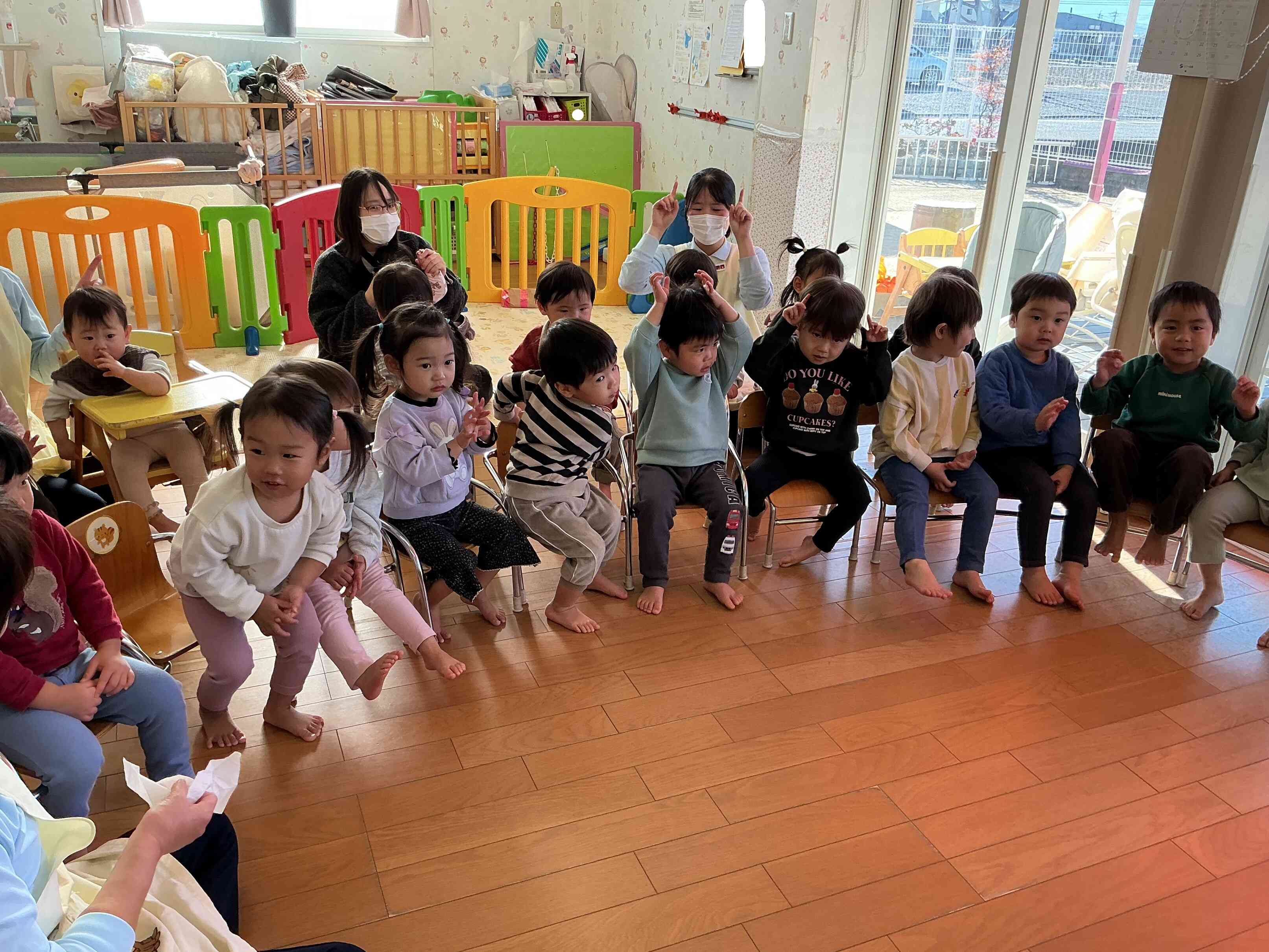 「オニはこっそり逃げていく～」