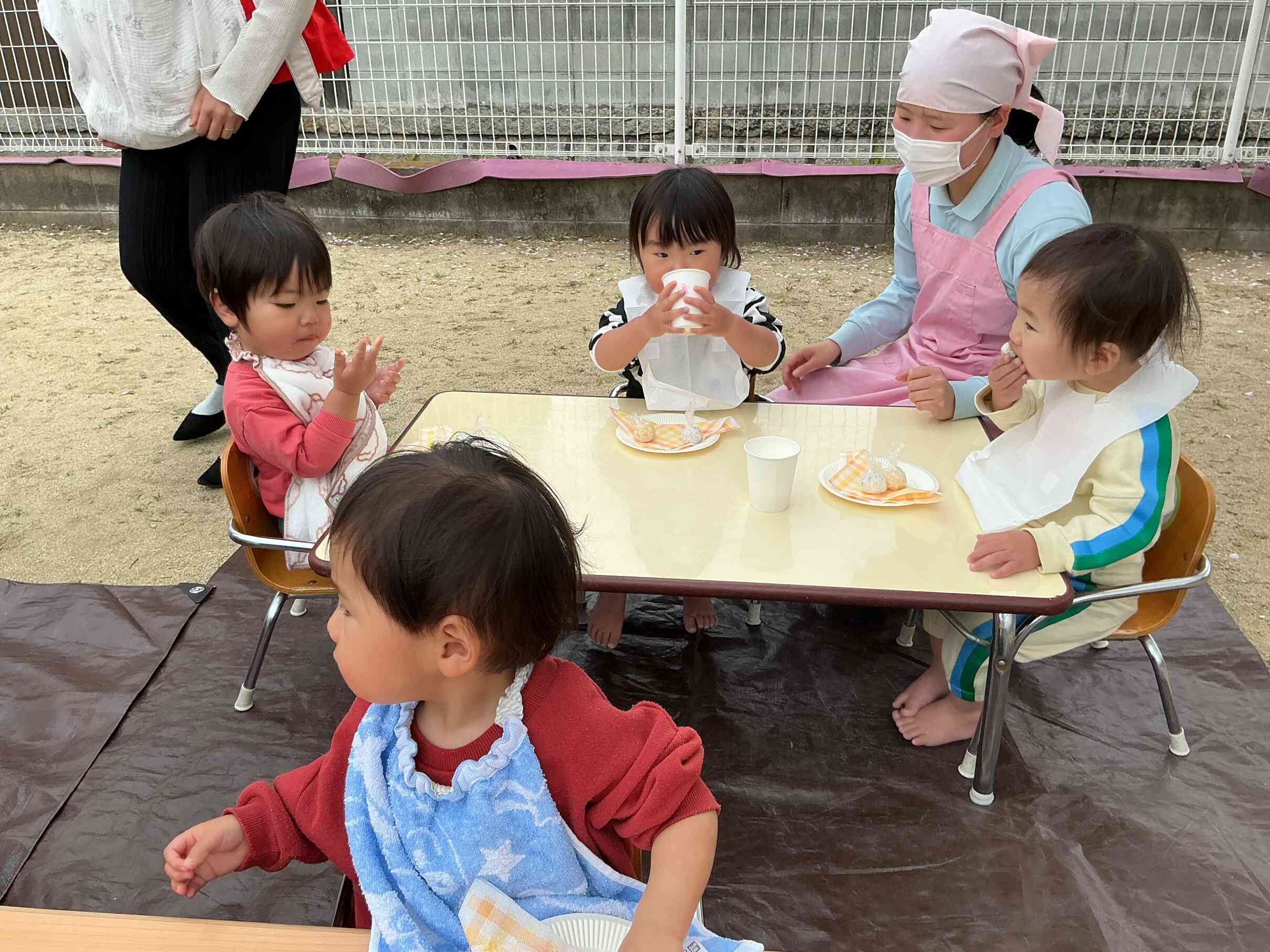あひるぐみさん（1歳児）もパクパク食べますよ。
