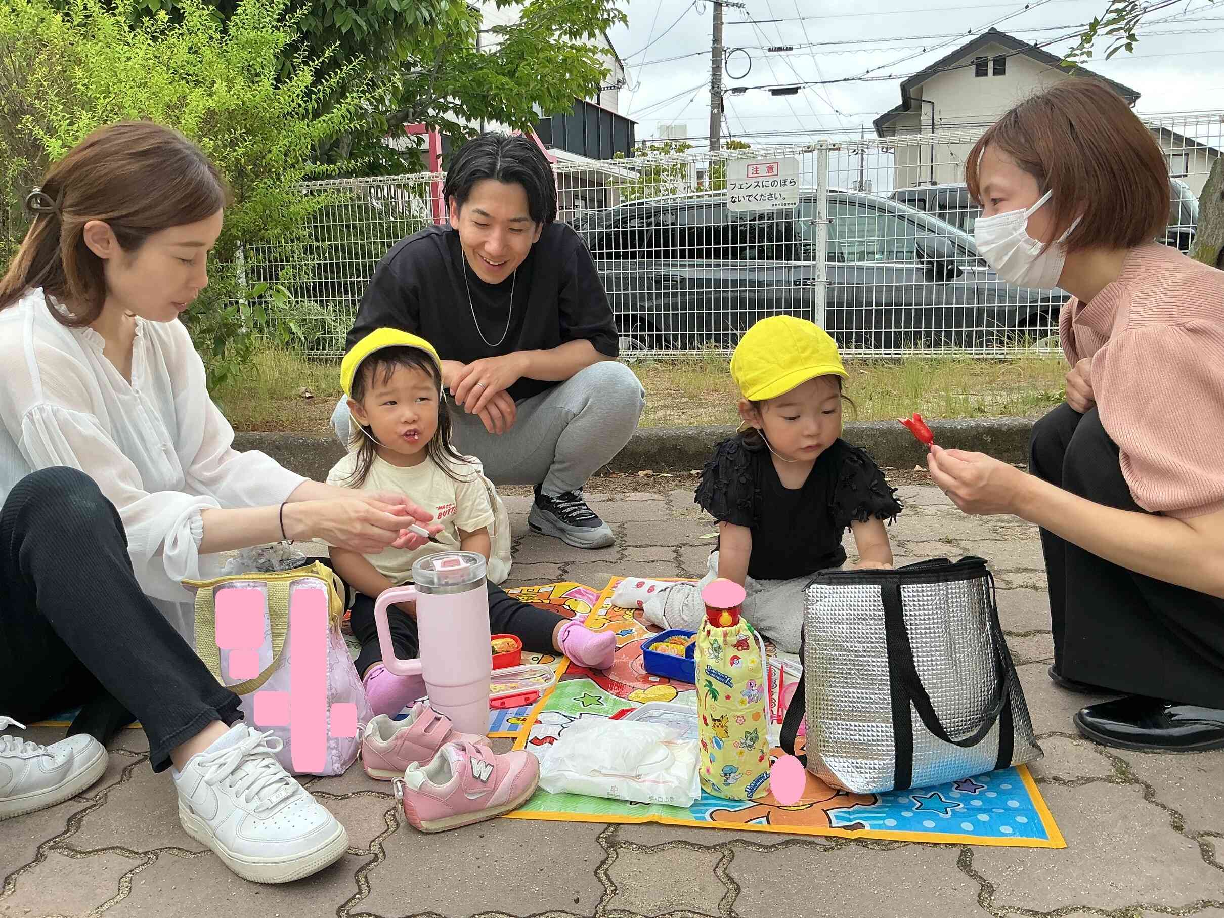 おともだちと一緒にお弁当タイム。