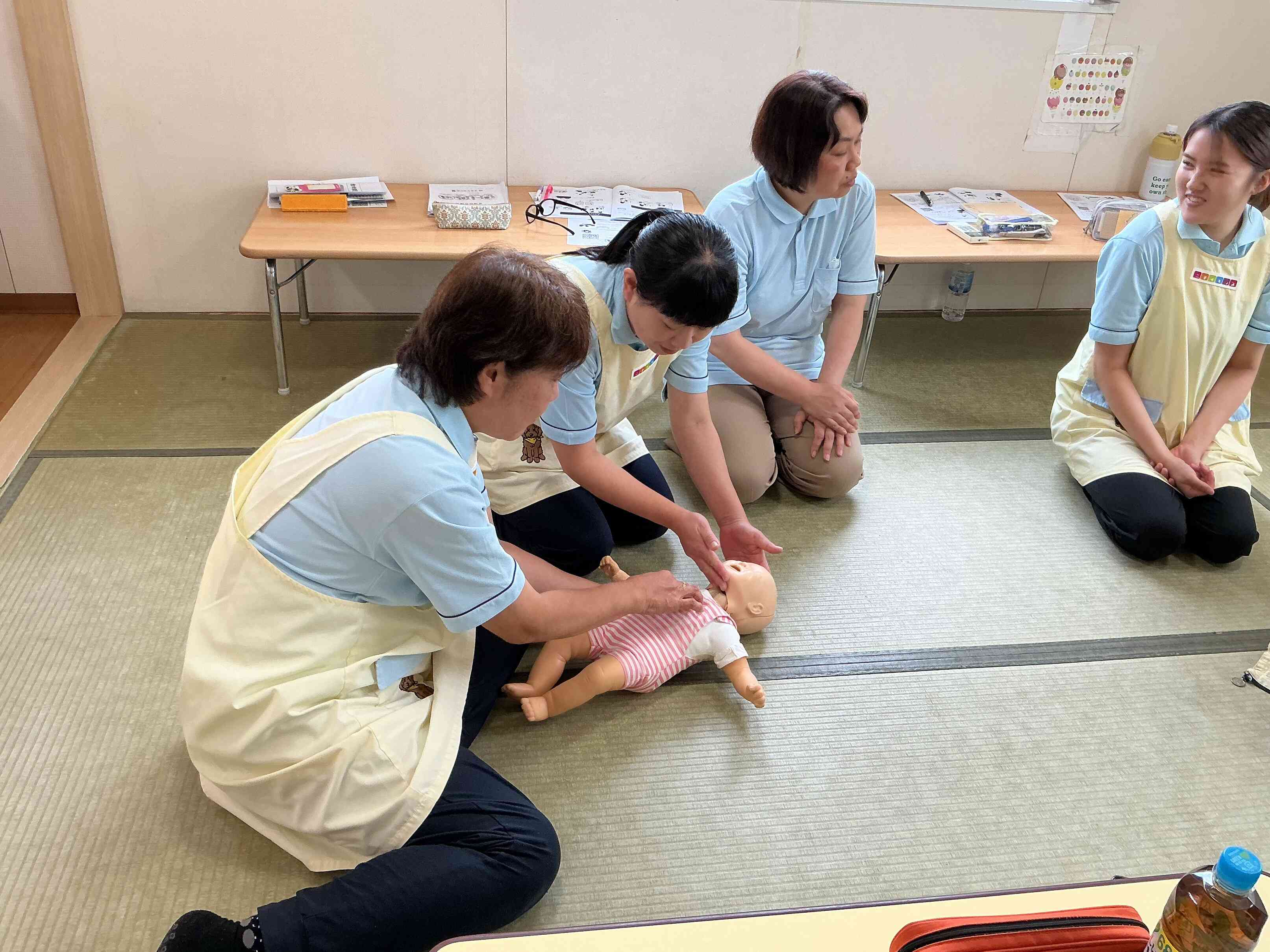 気道確保の仕方の講習。