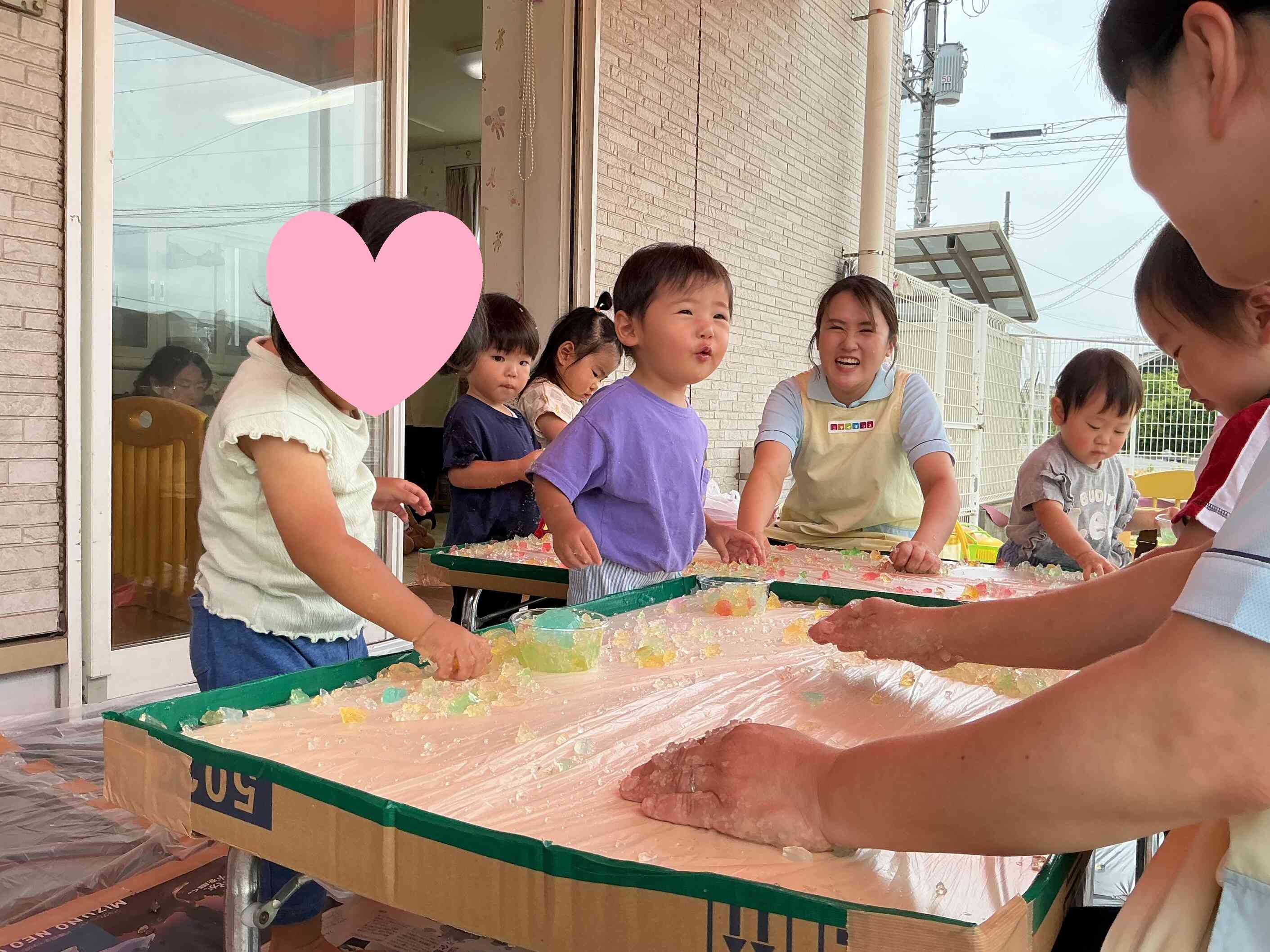 今の季節ならではのあそびを、みんなニコニコで楽しみました。