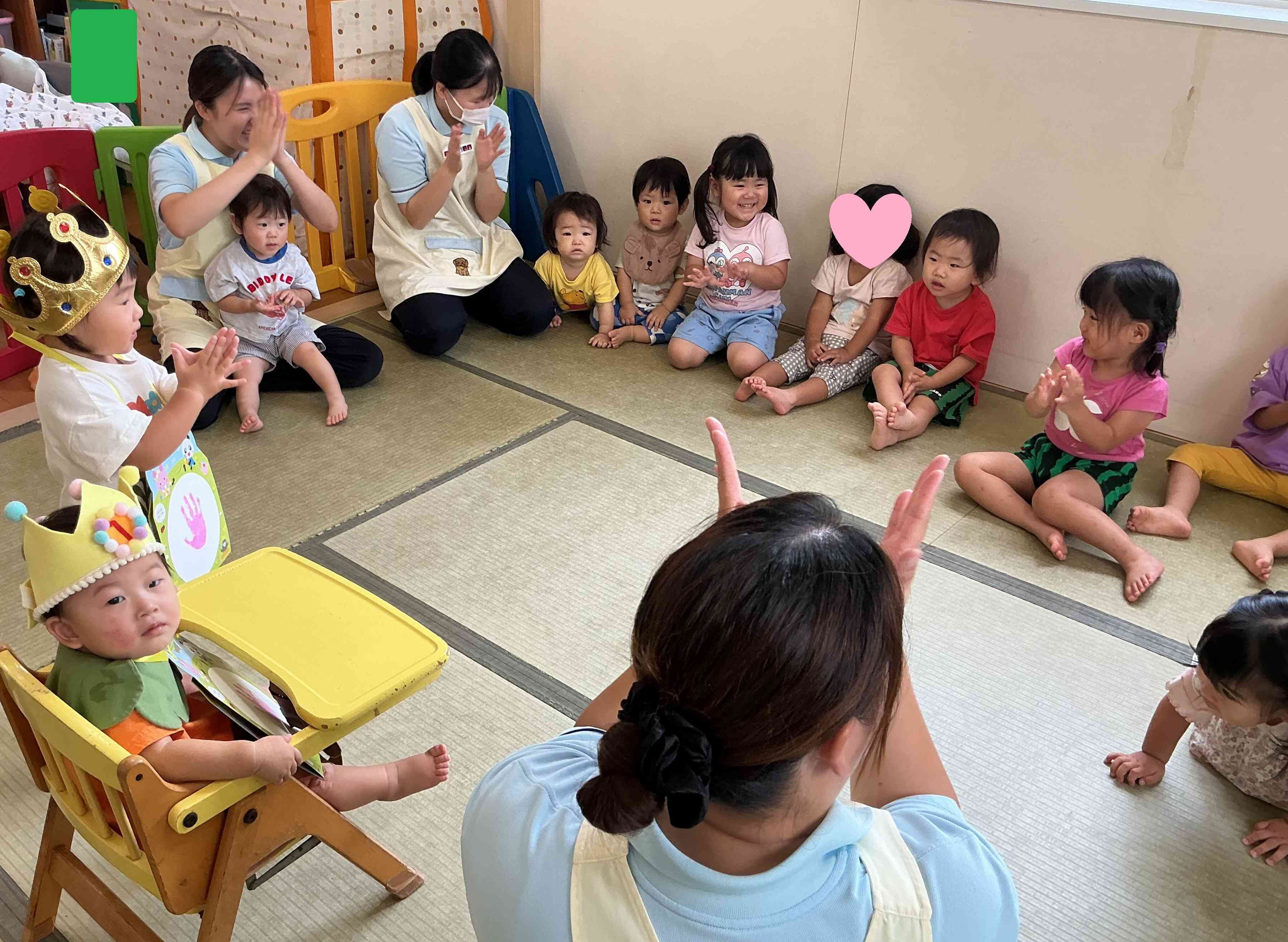 「たんたんたんたんたんじょうびー」とみんなでお歌をうたってプレゼント。
