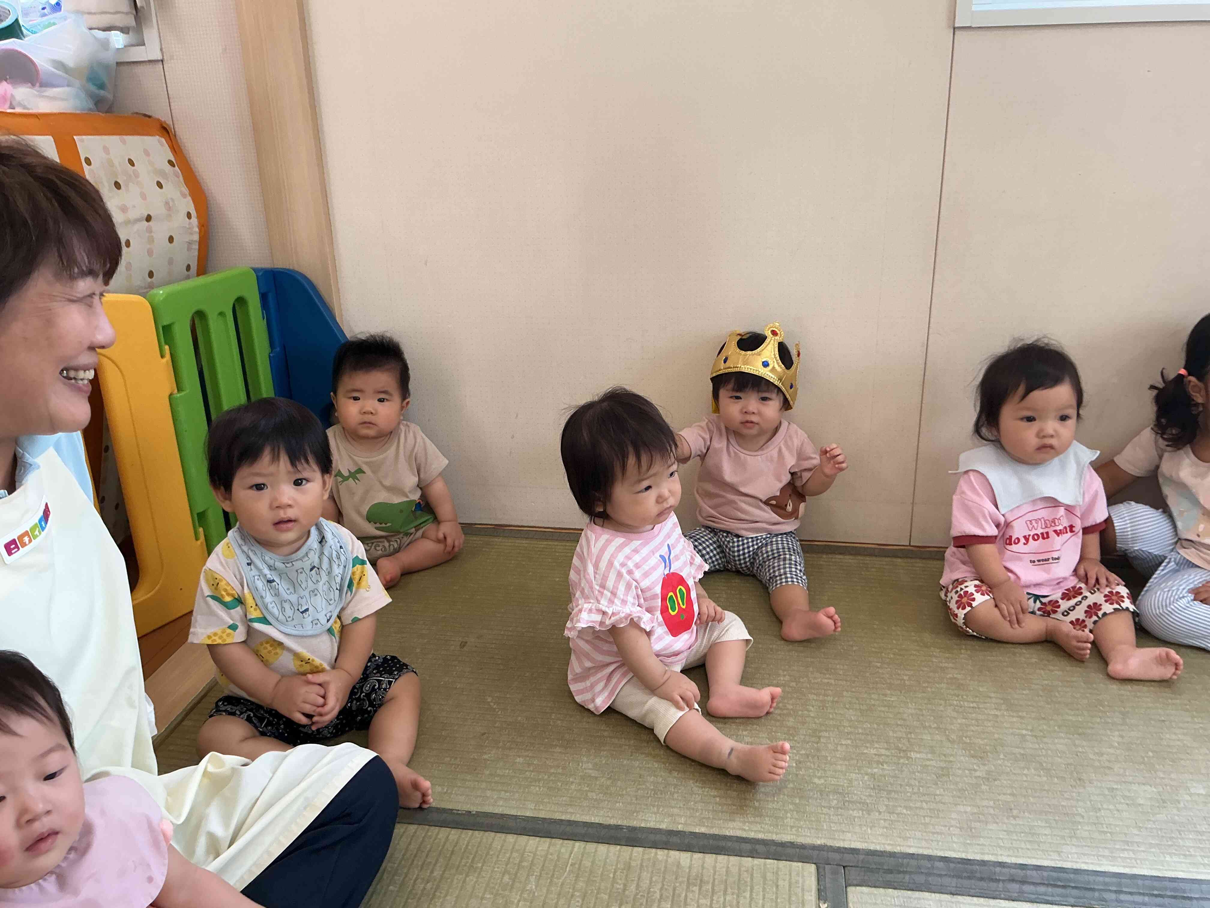 キラキラの王冠、とっても似合って可愛いね。