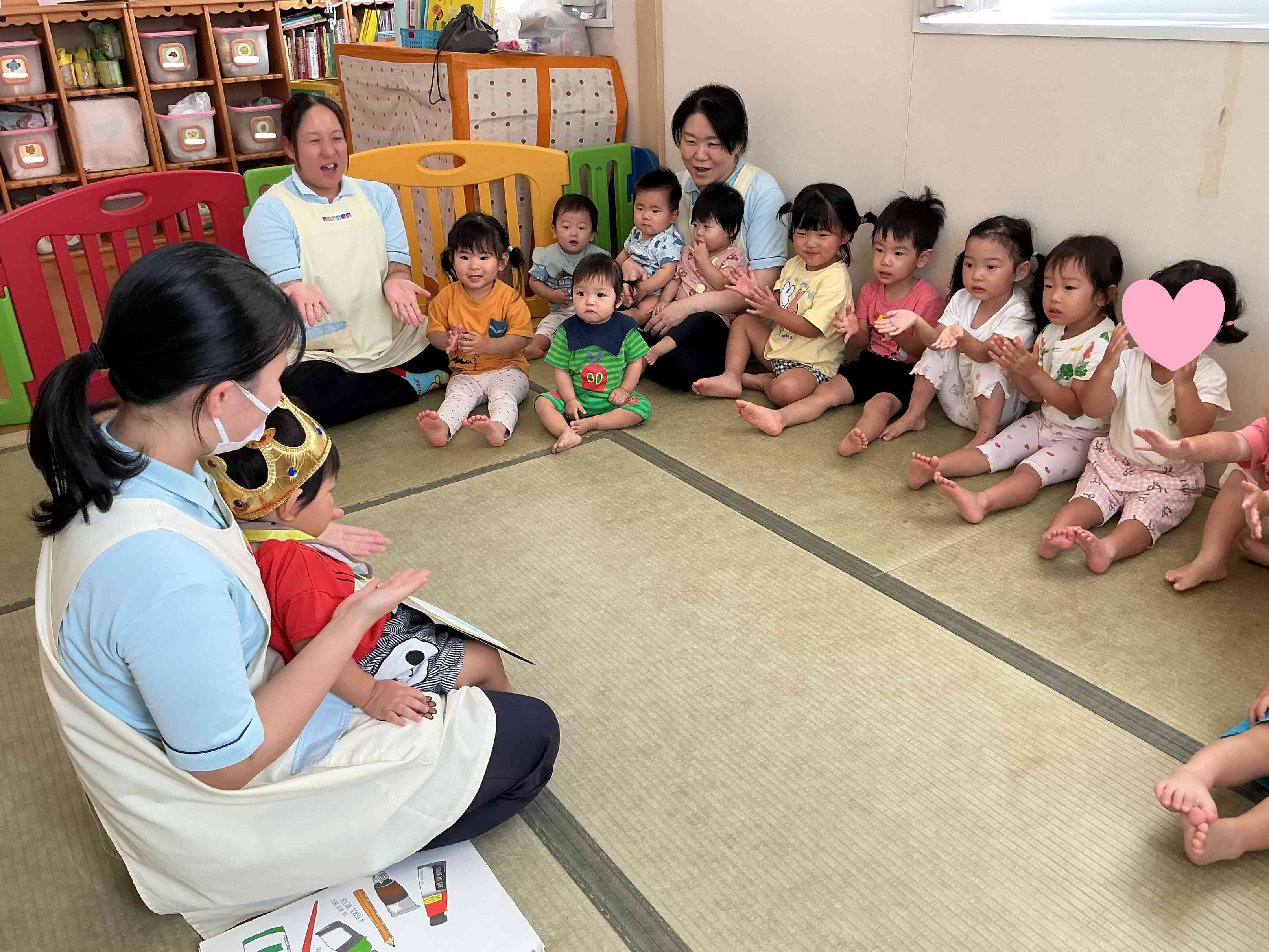 「たんたんたんたんたんじょうびー」とみんながお歌のプレゼント。