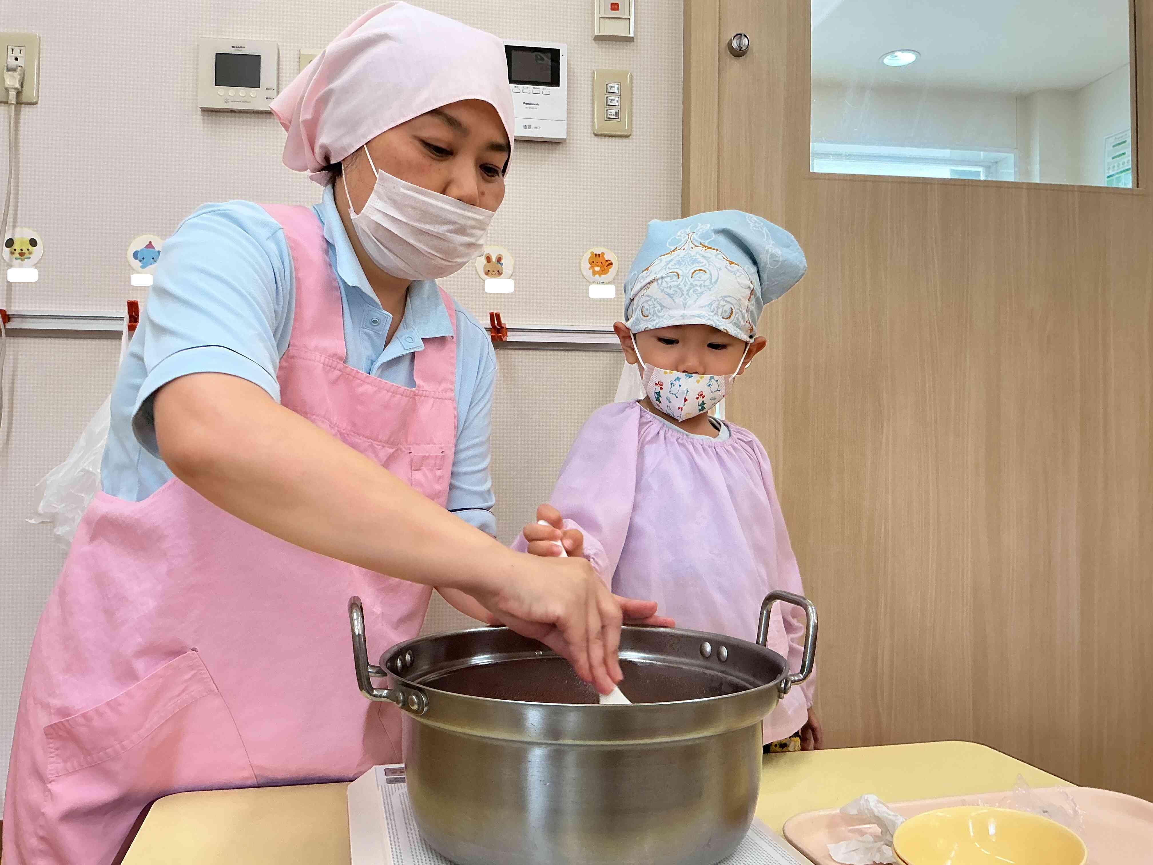 「おいしくなあれ~」とおまじないをかけながらまぜまぜ~。