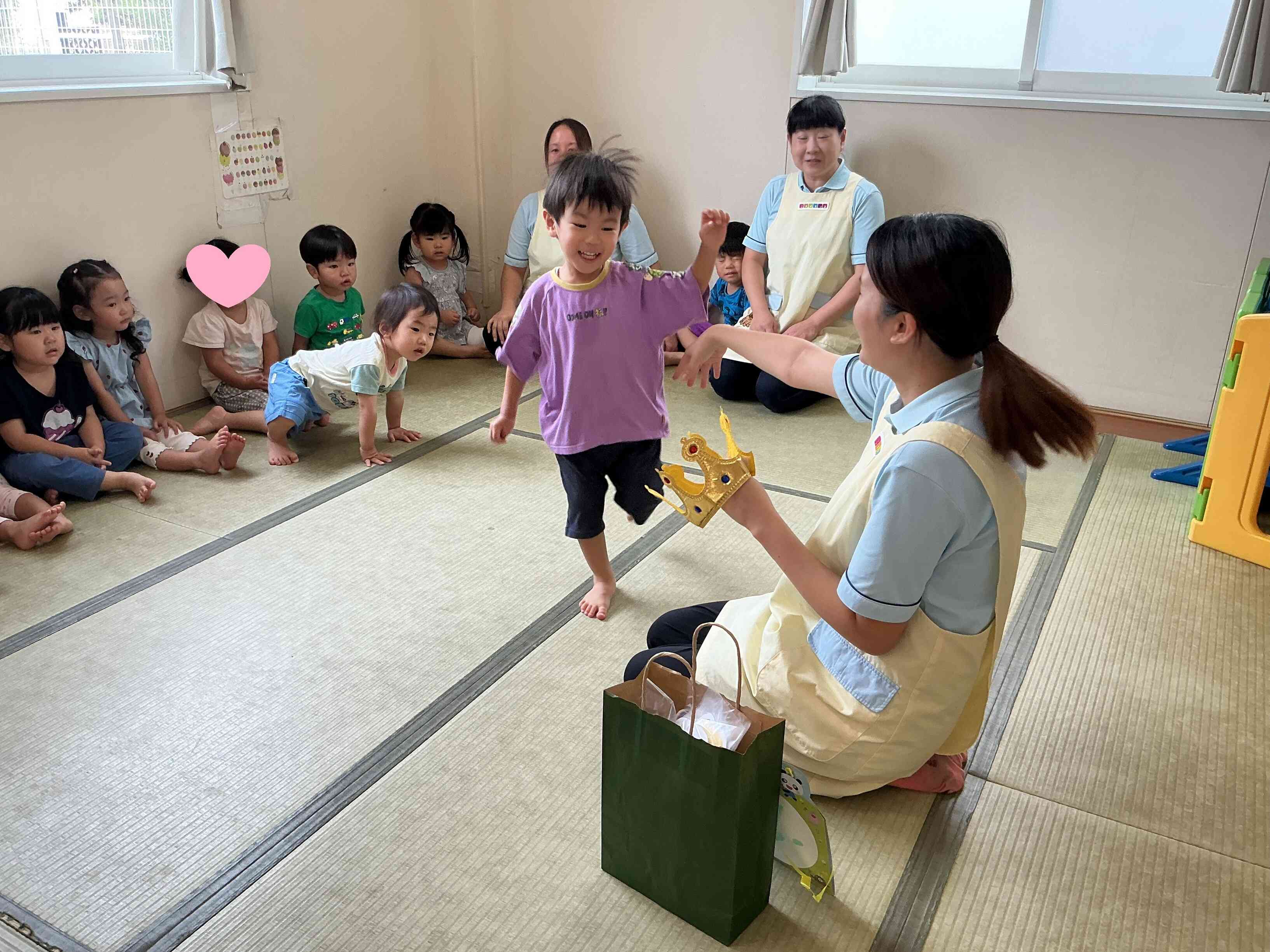 お名前を呼ばれると、「は~い」と元気いっぱいニコニコで来てくれましたよ。